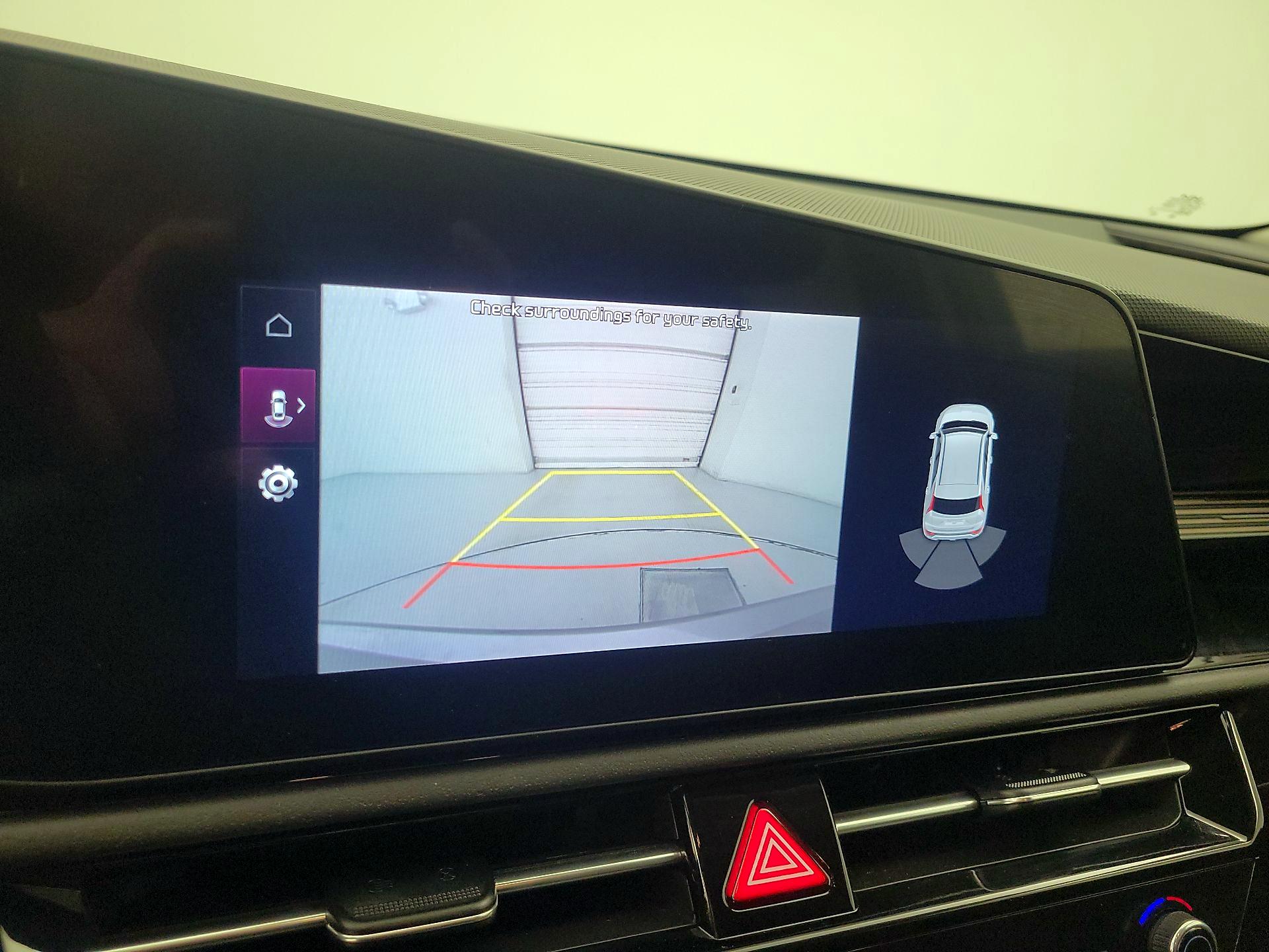 Thumbnail: 2023 Kia Niro - 15