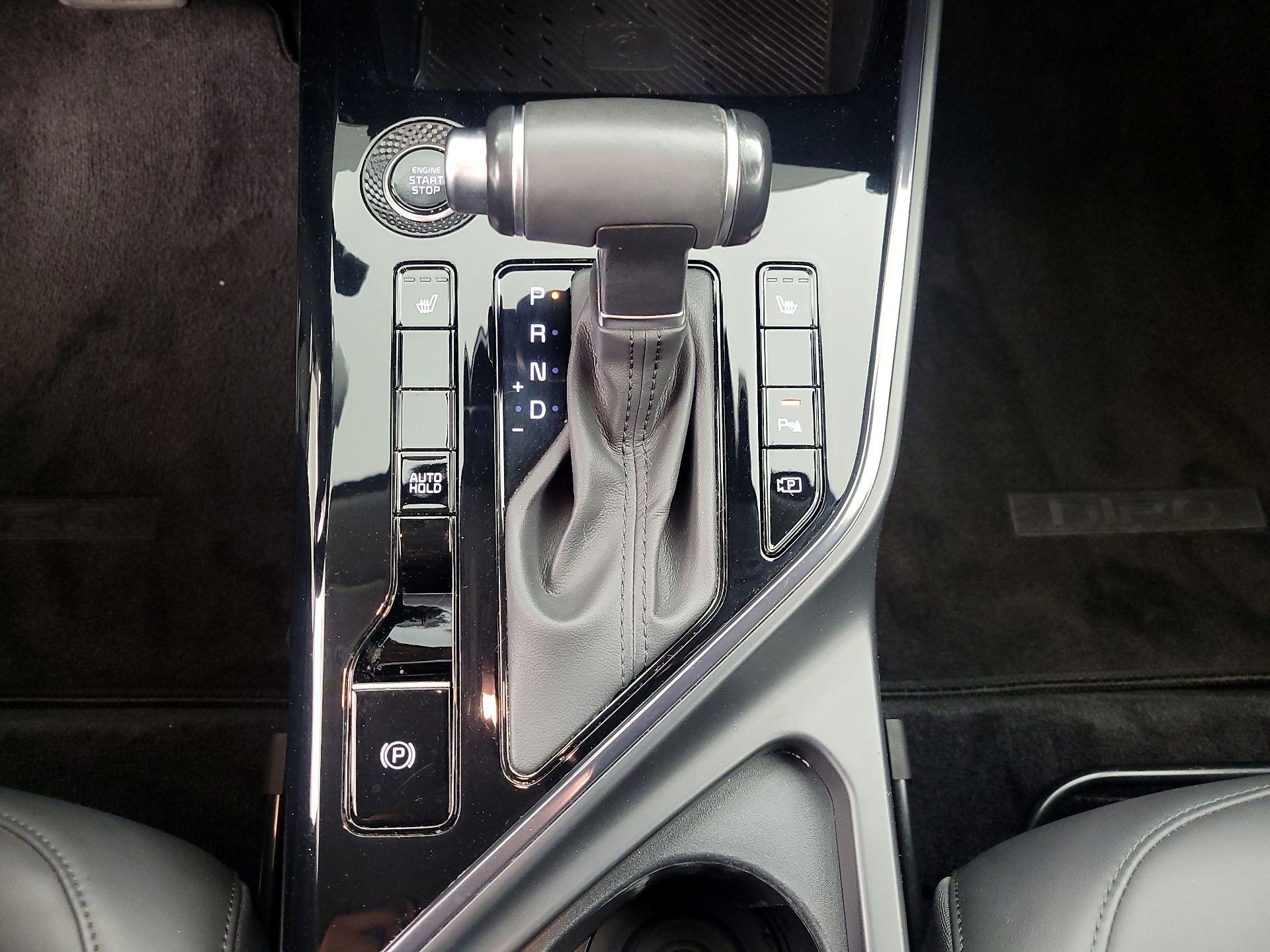 Thumbnail: 2023 Kia Niro - 18