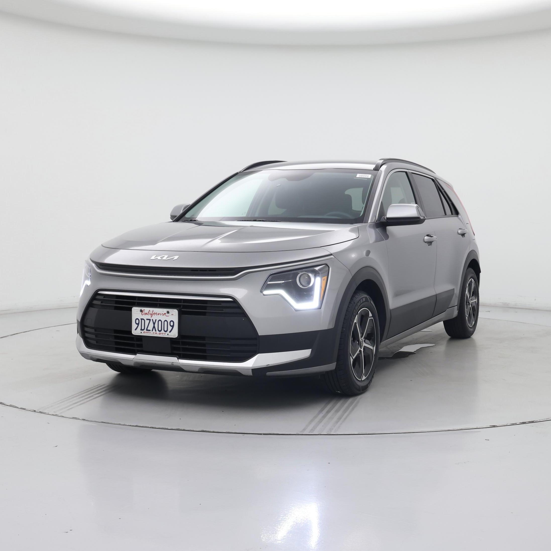 Thumbnail: 2023 Kia Niro - 4