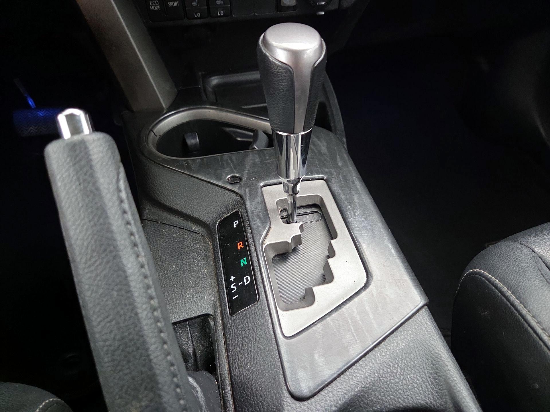 Thumbnail: 2017 Toyota RAV4 - 18