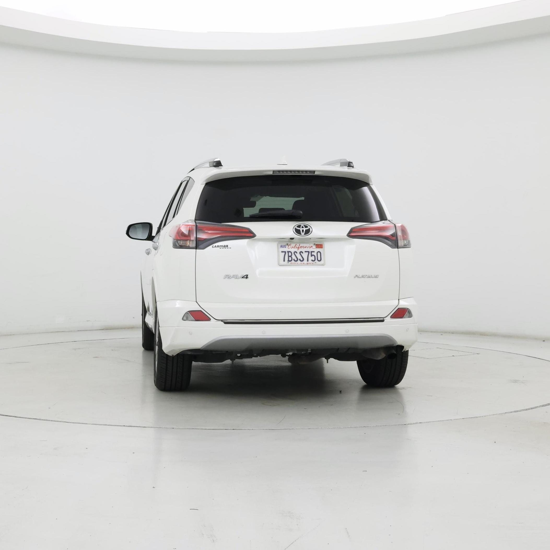 Thumbnail: 2017 Toyota RAV4 - 6