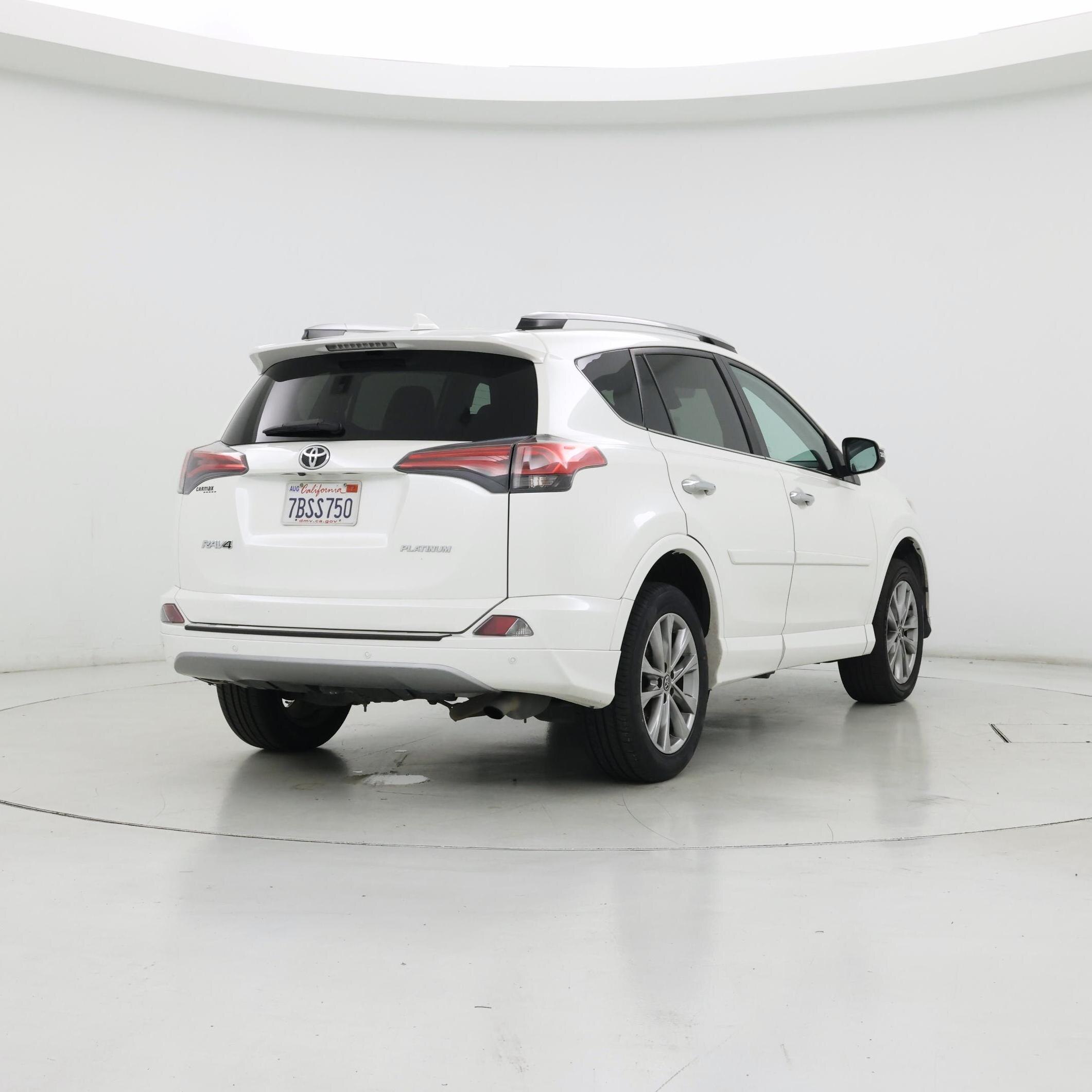 Thumbnail: 2017 Toyota RAV4 - 8