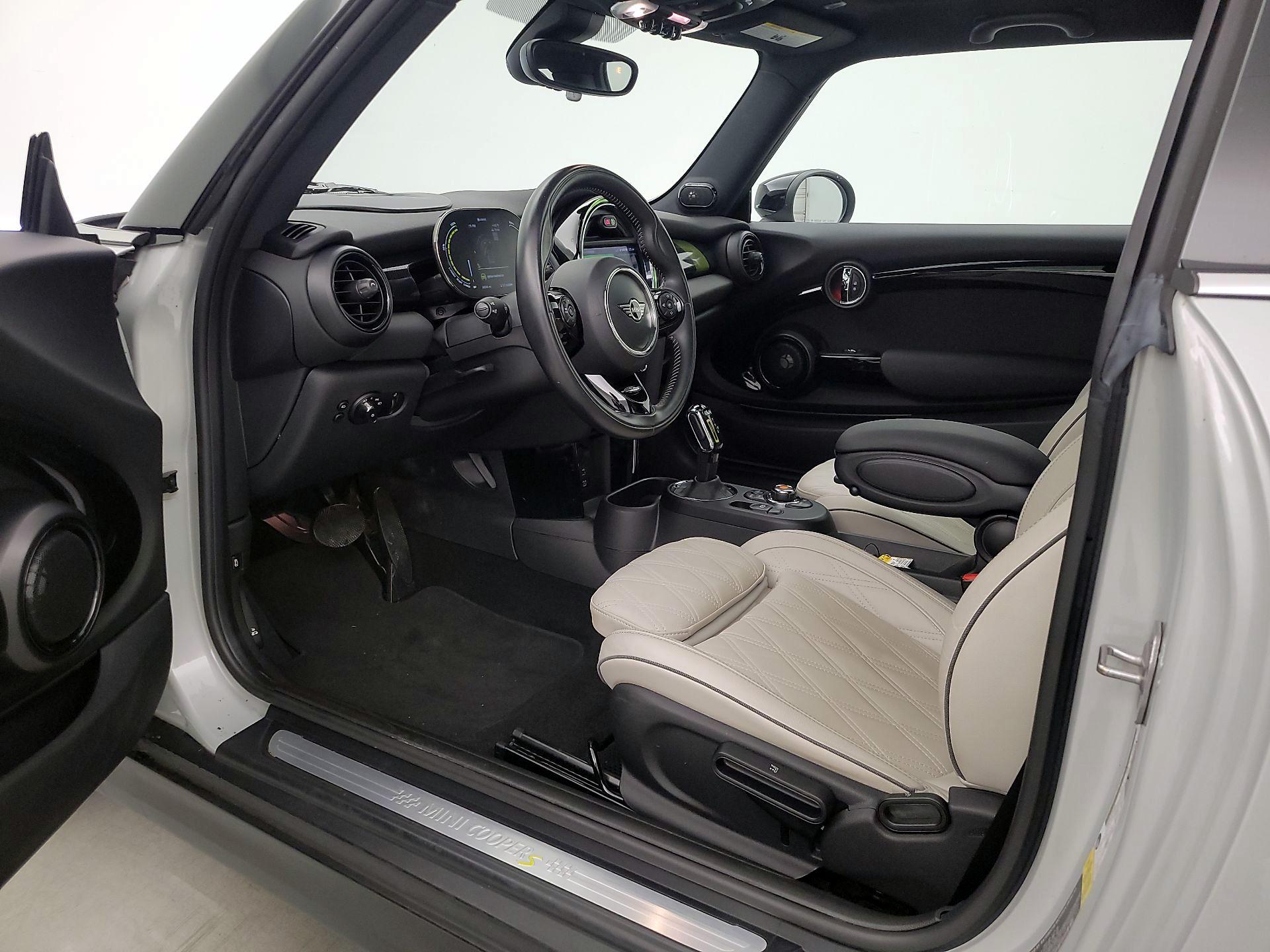 Thumbnail: 2021 MINI Cooper Hardtop - 11