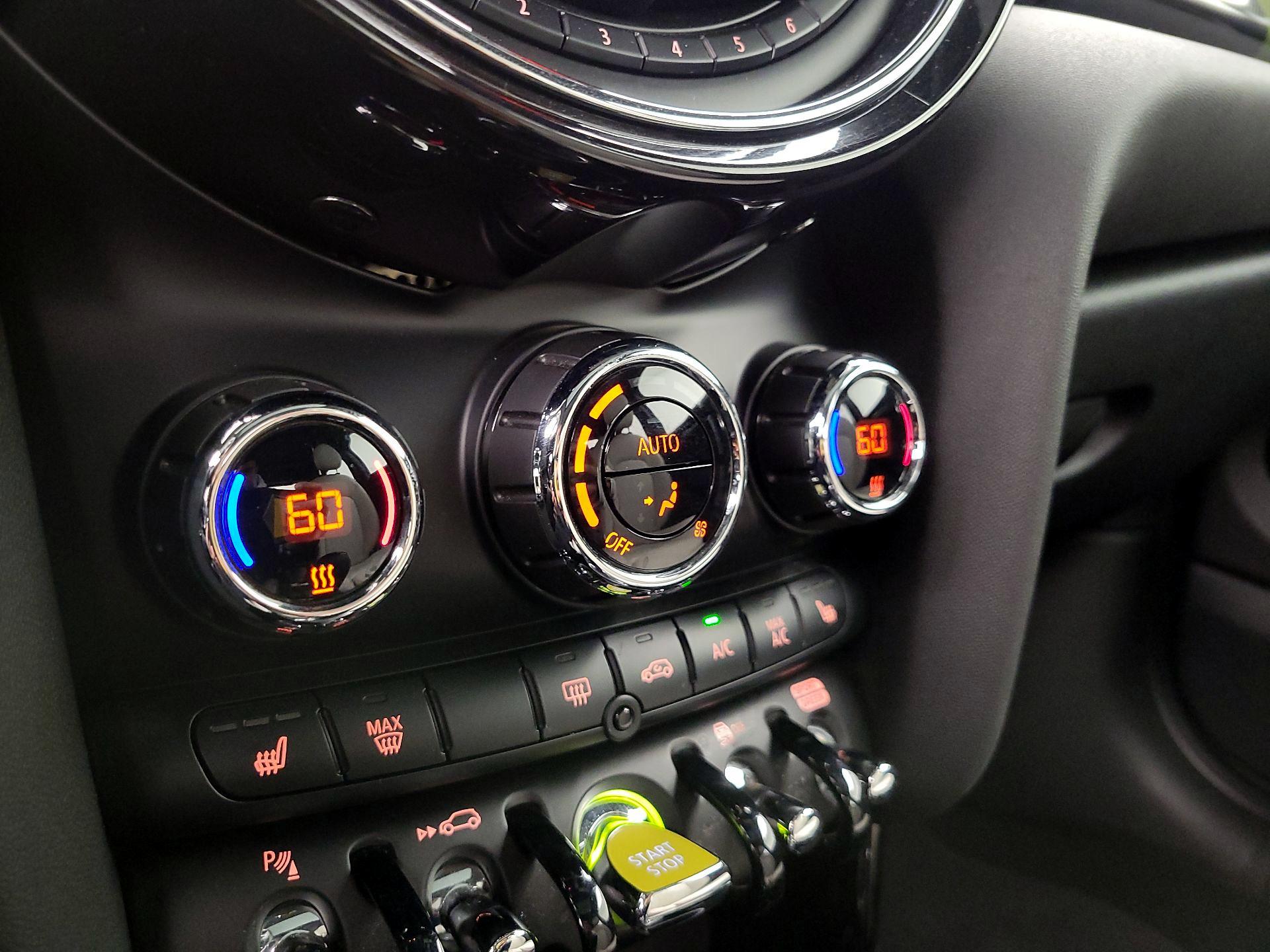 Thumbnail: 2021 MINI Cooper Hardtop - 17