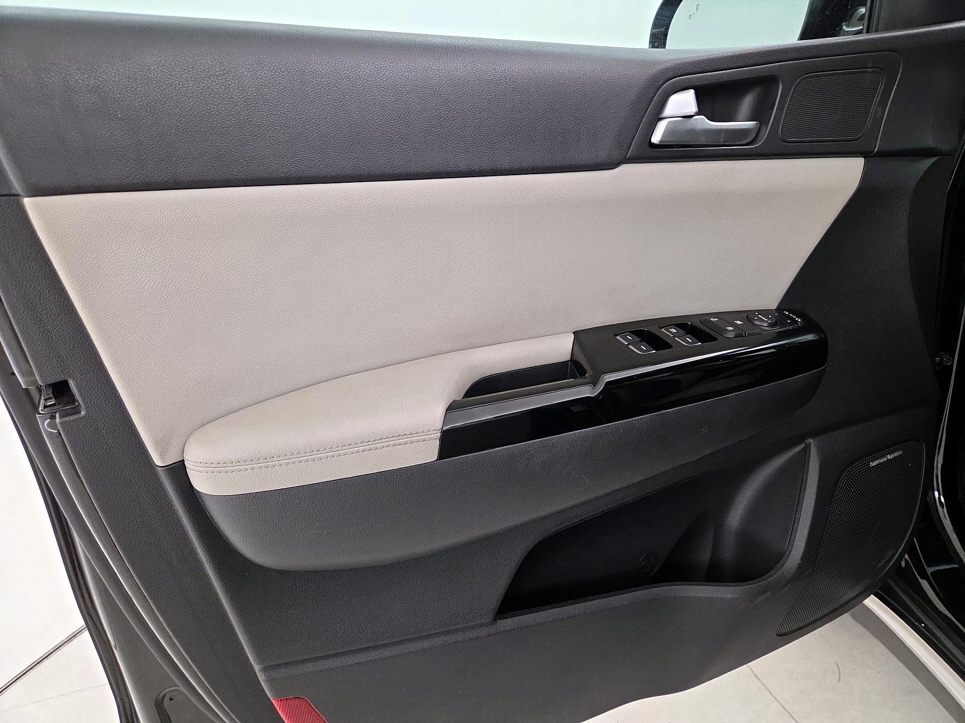 Thumbnail: 2017 Kia Sportage - 12