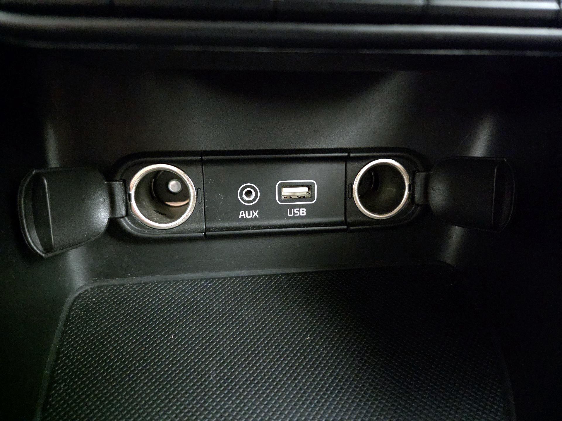 Thumbnail: 2017 Kia Sportage - 19