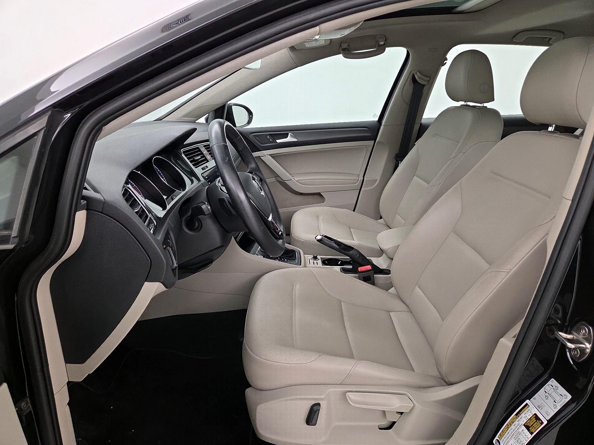 Thumbnail: 2019 Volkswagen Golf - 11