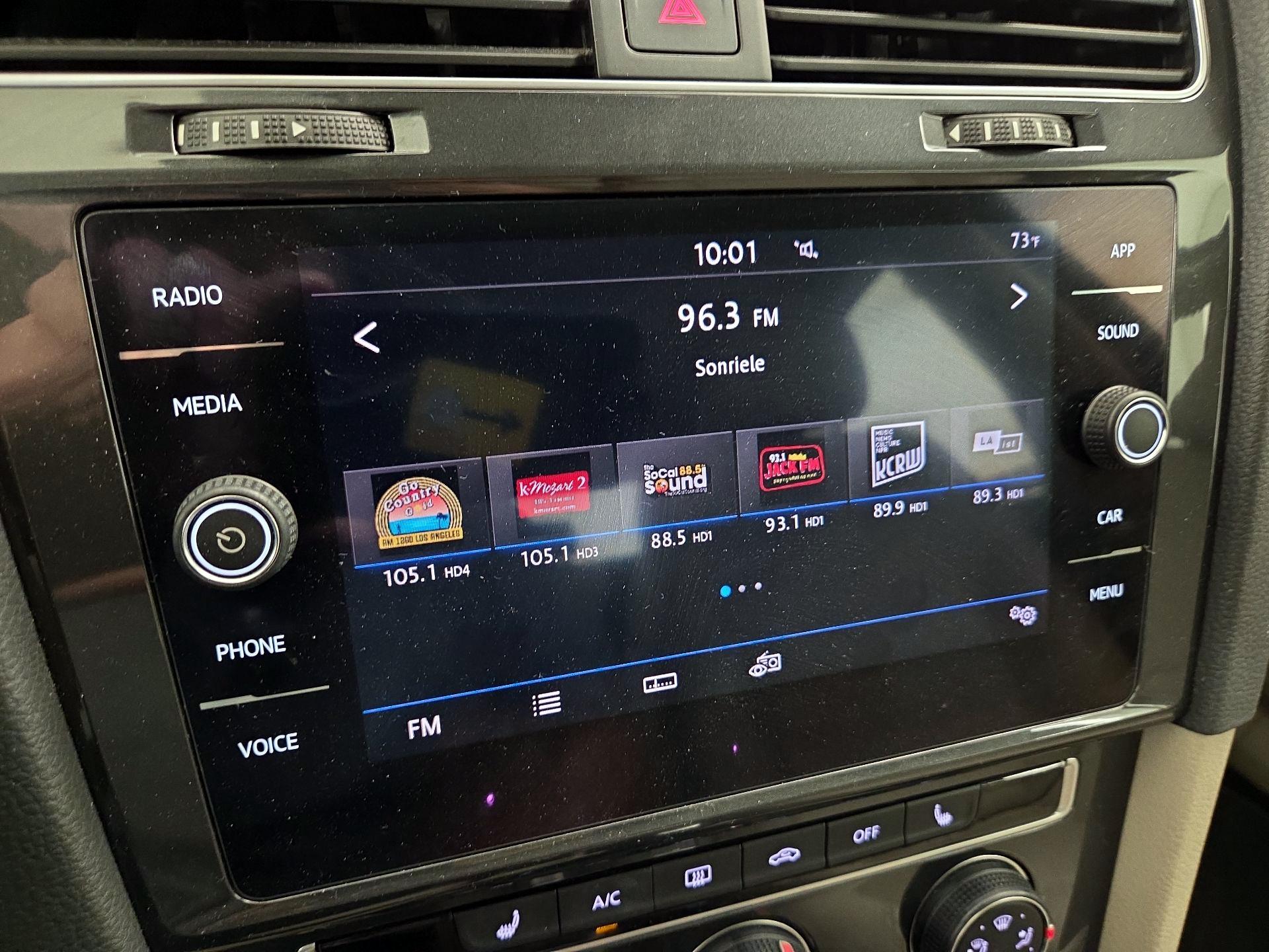 Thumbnail: 2019 Volkswagen Golf - 15