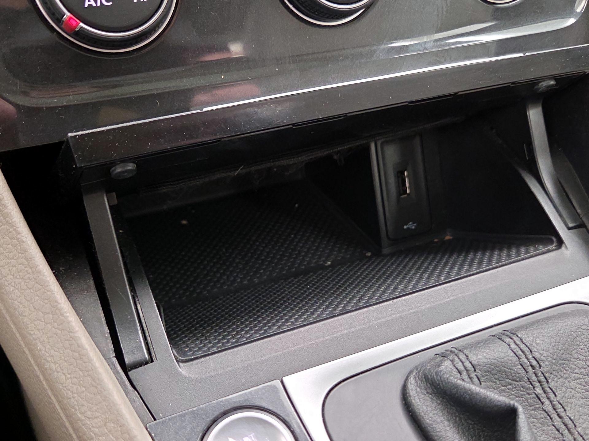 Thumbnail: 2019 Volkswagen Golf - 18