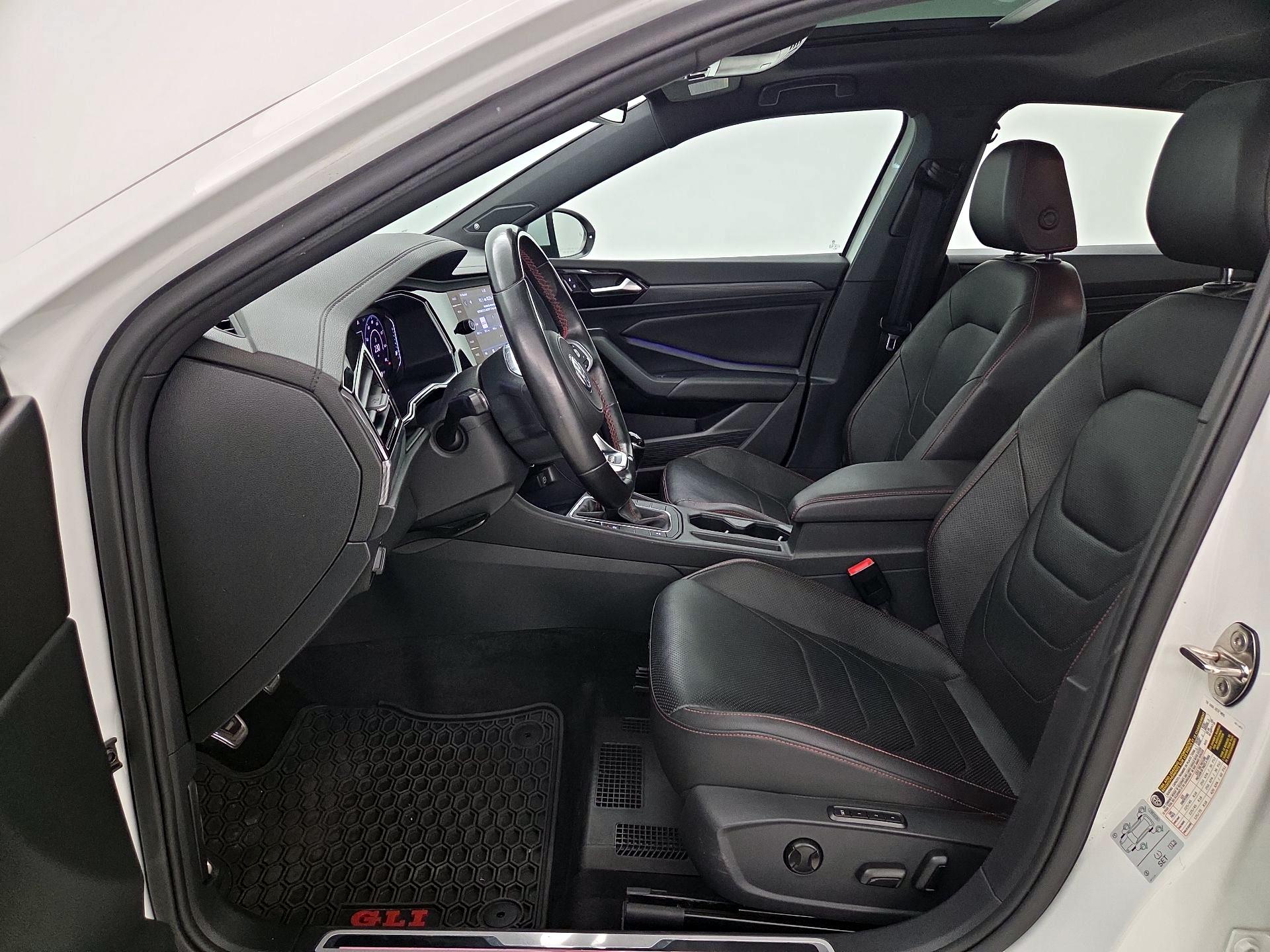 Thumbnail: 2019 Volkswagen Jetta - 11