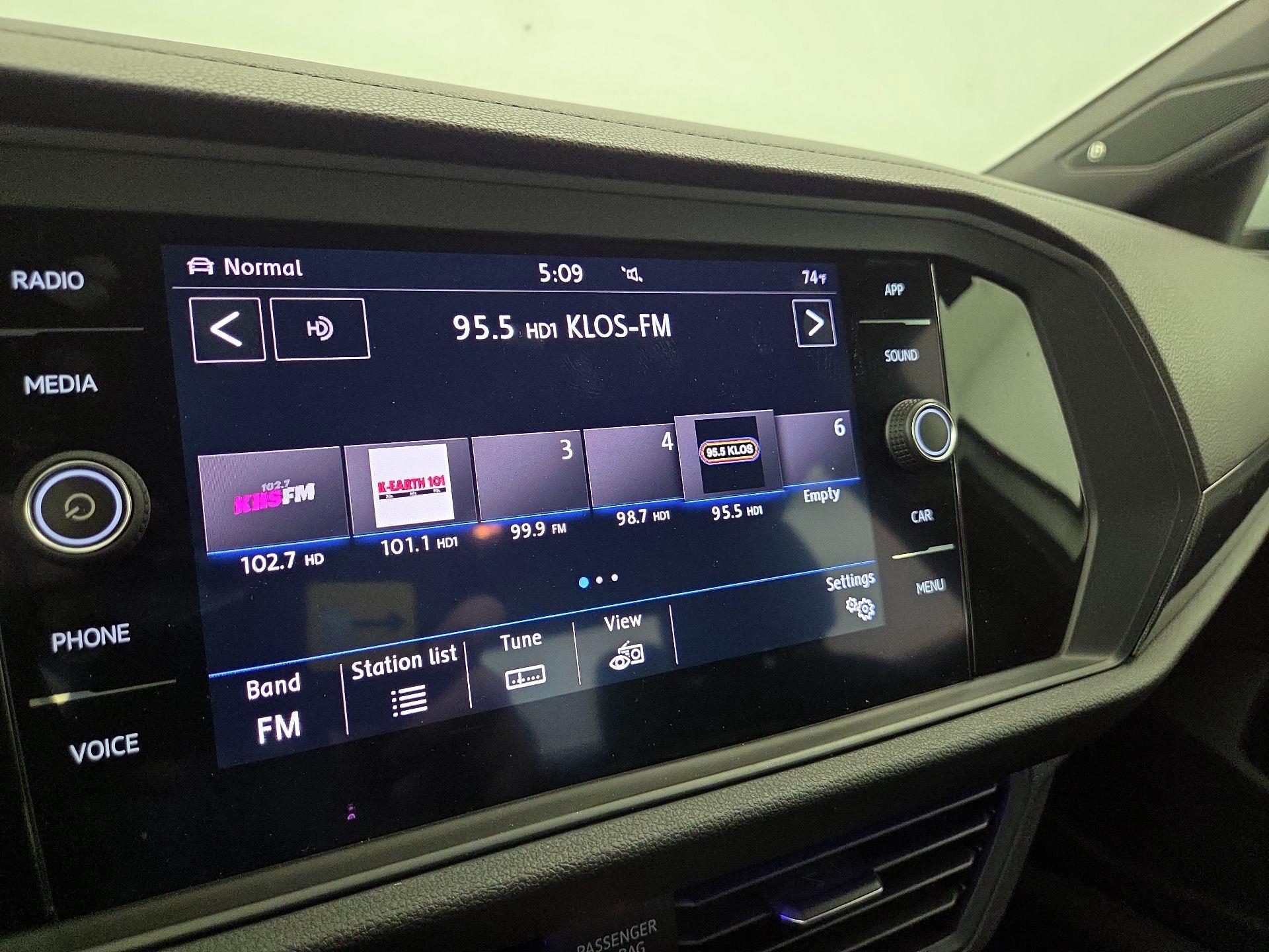 Thumbnail: 2019 Volkswagen Jetta - 15