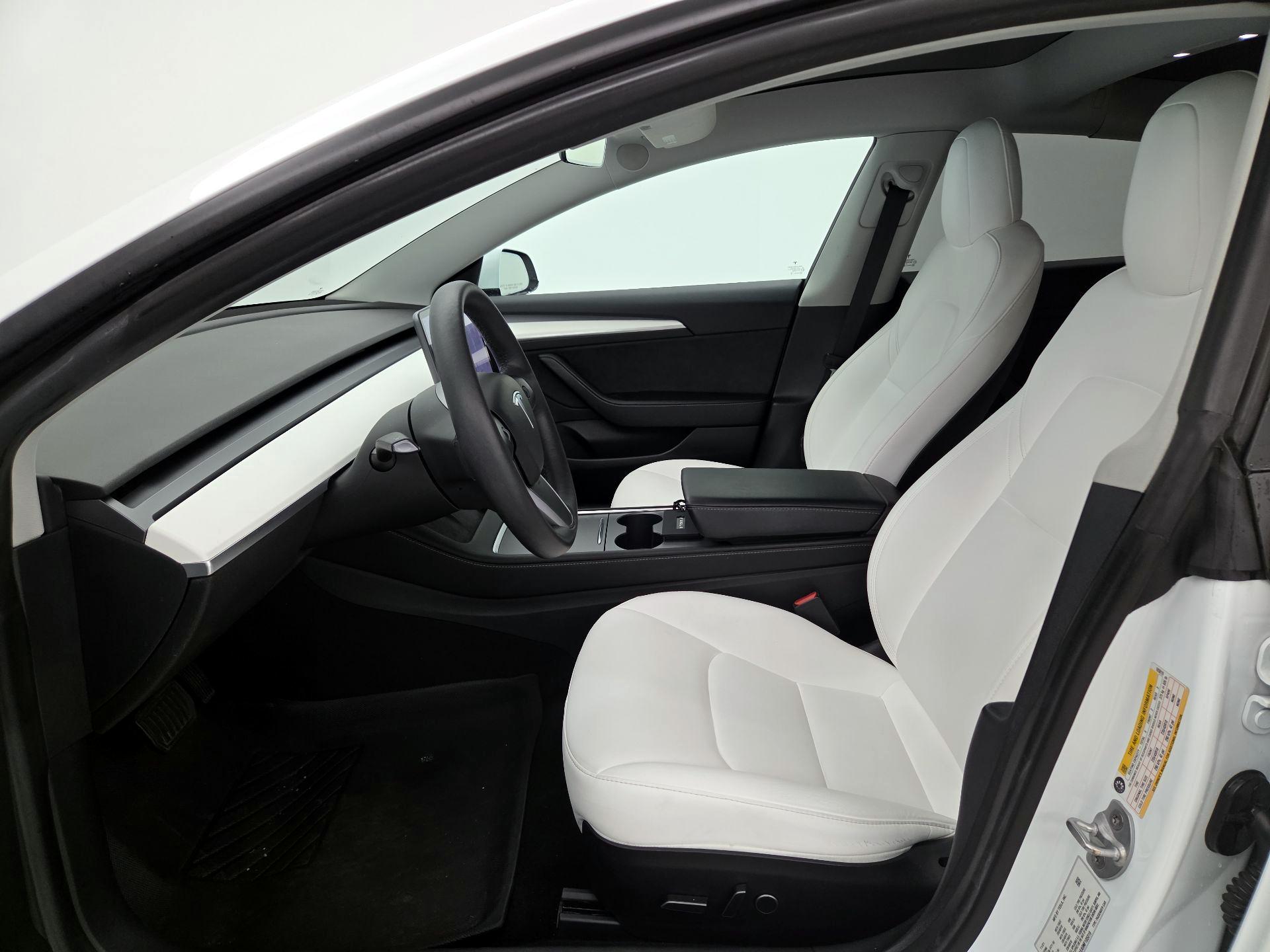 Thumbnail: 2022 Tesla Model 3 - 11