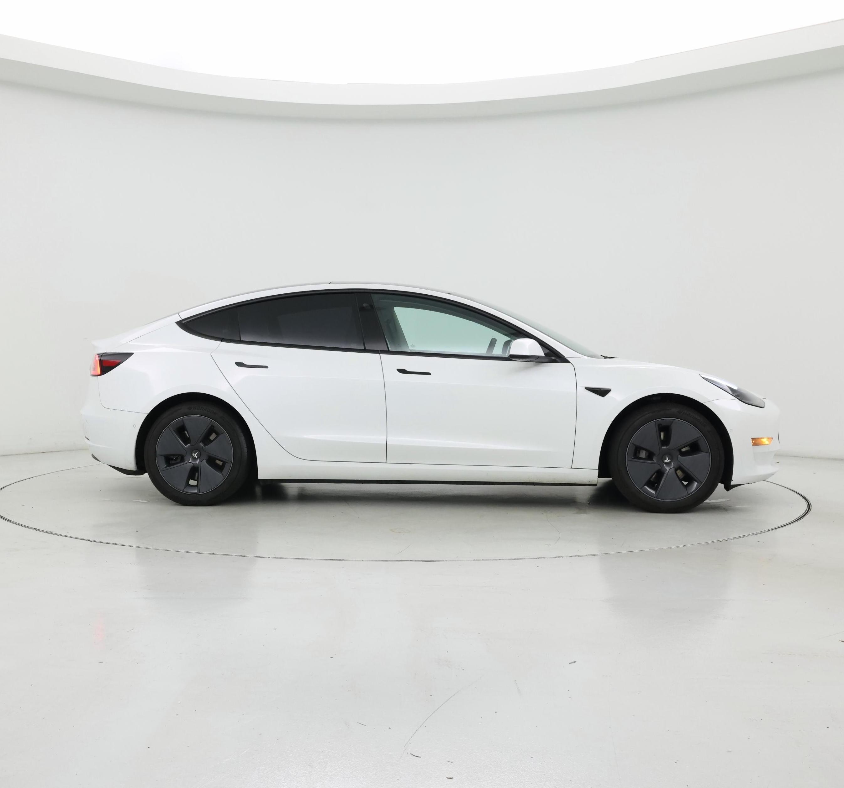 Thumbnail: 2022 Tesla Model 3 - 7