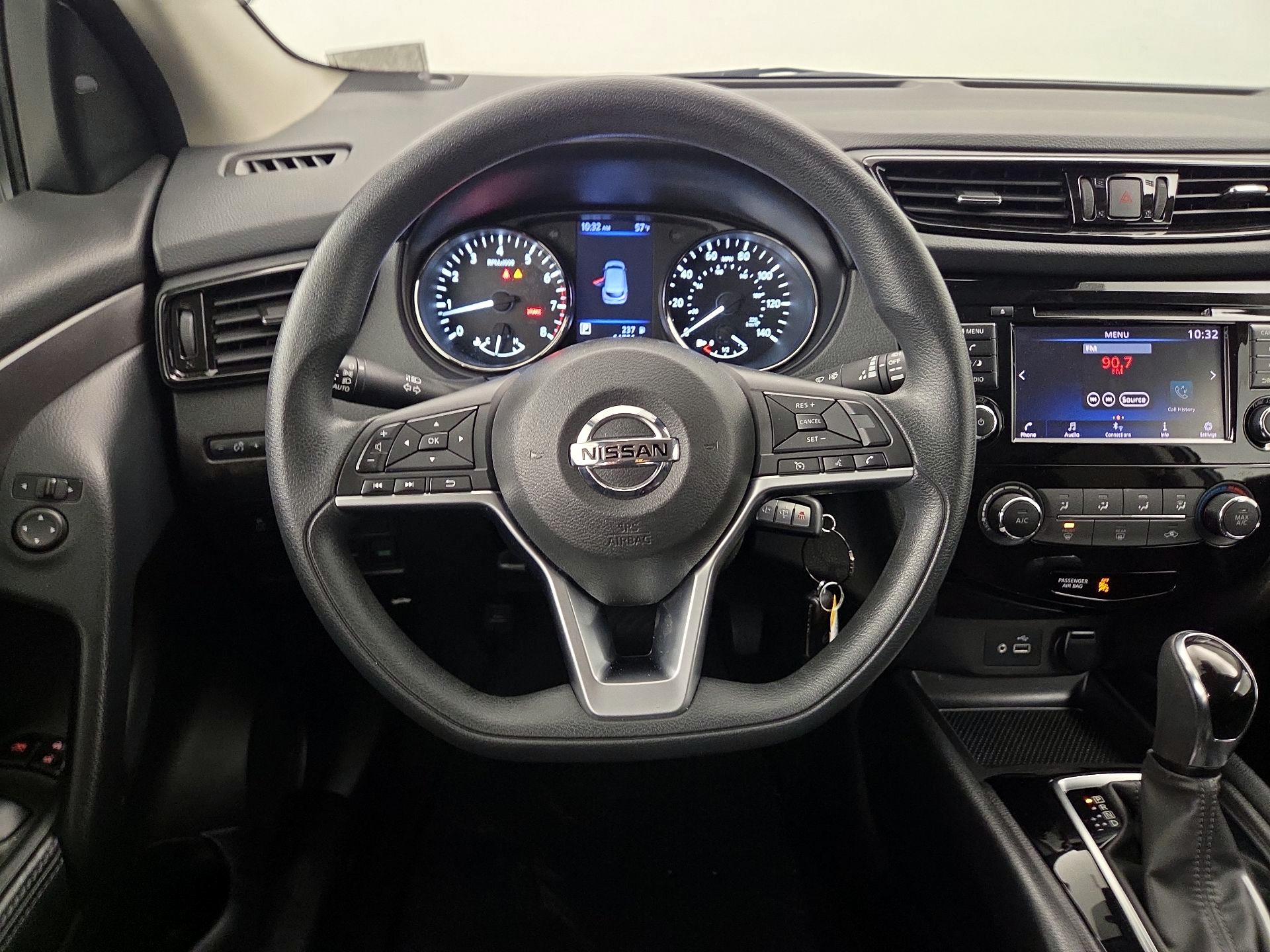 Thumbnail: 2021 Nissan Rogue Sport - 10