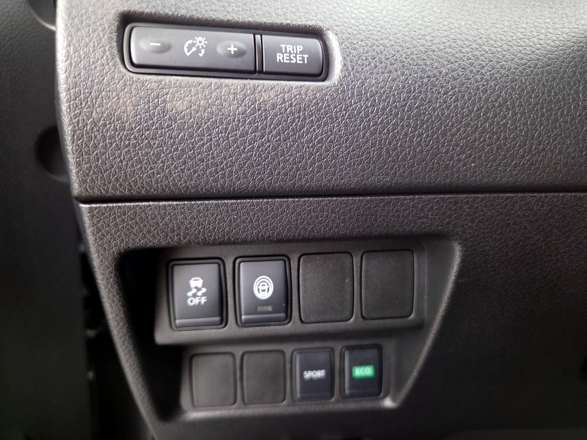 Thumbnail: 2021 Nissan Rogue Sport - 13