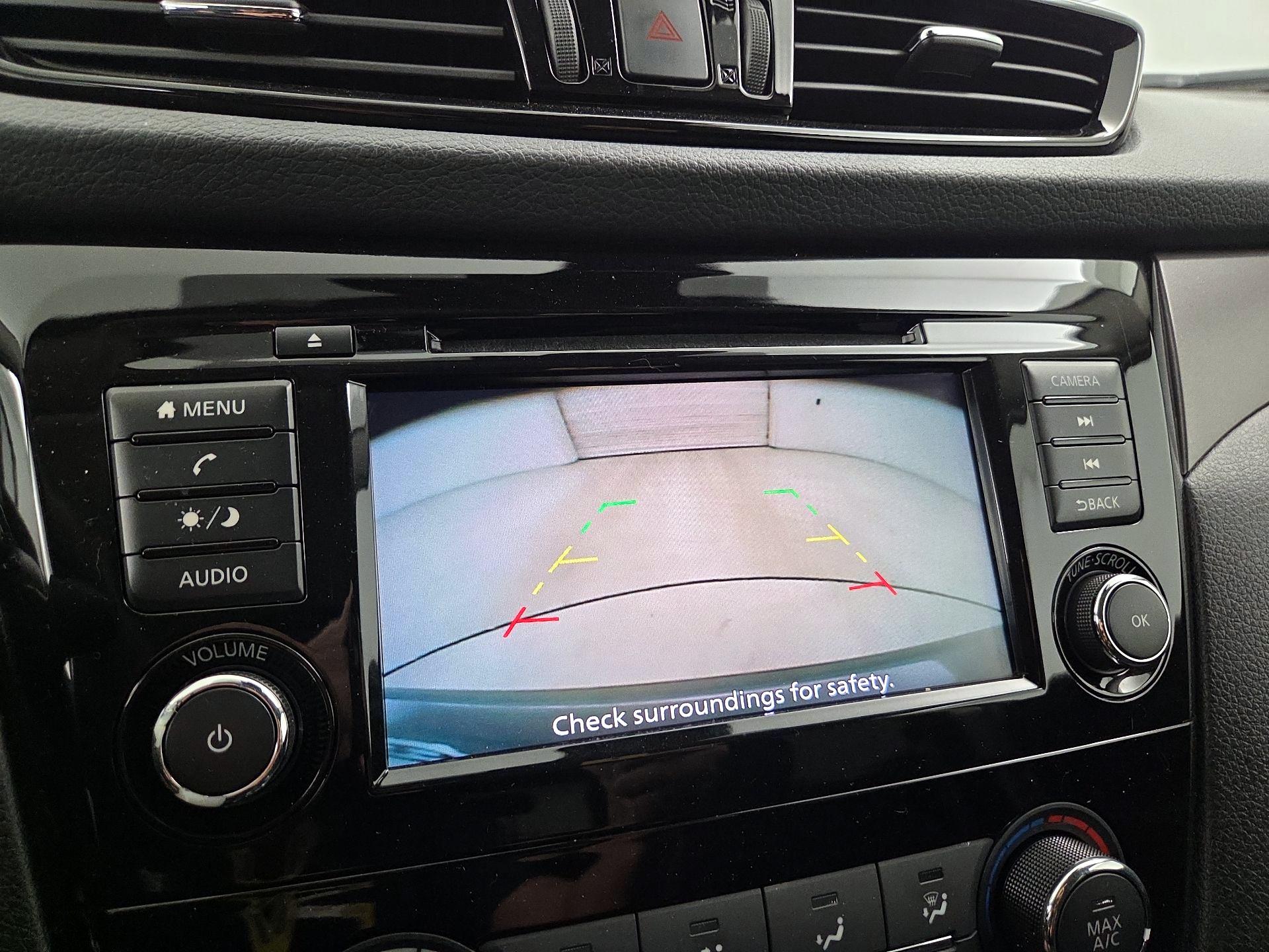 Thumbnail: 2021 Nissan Rogue Sport - 14