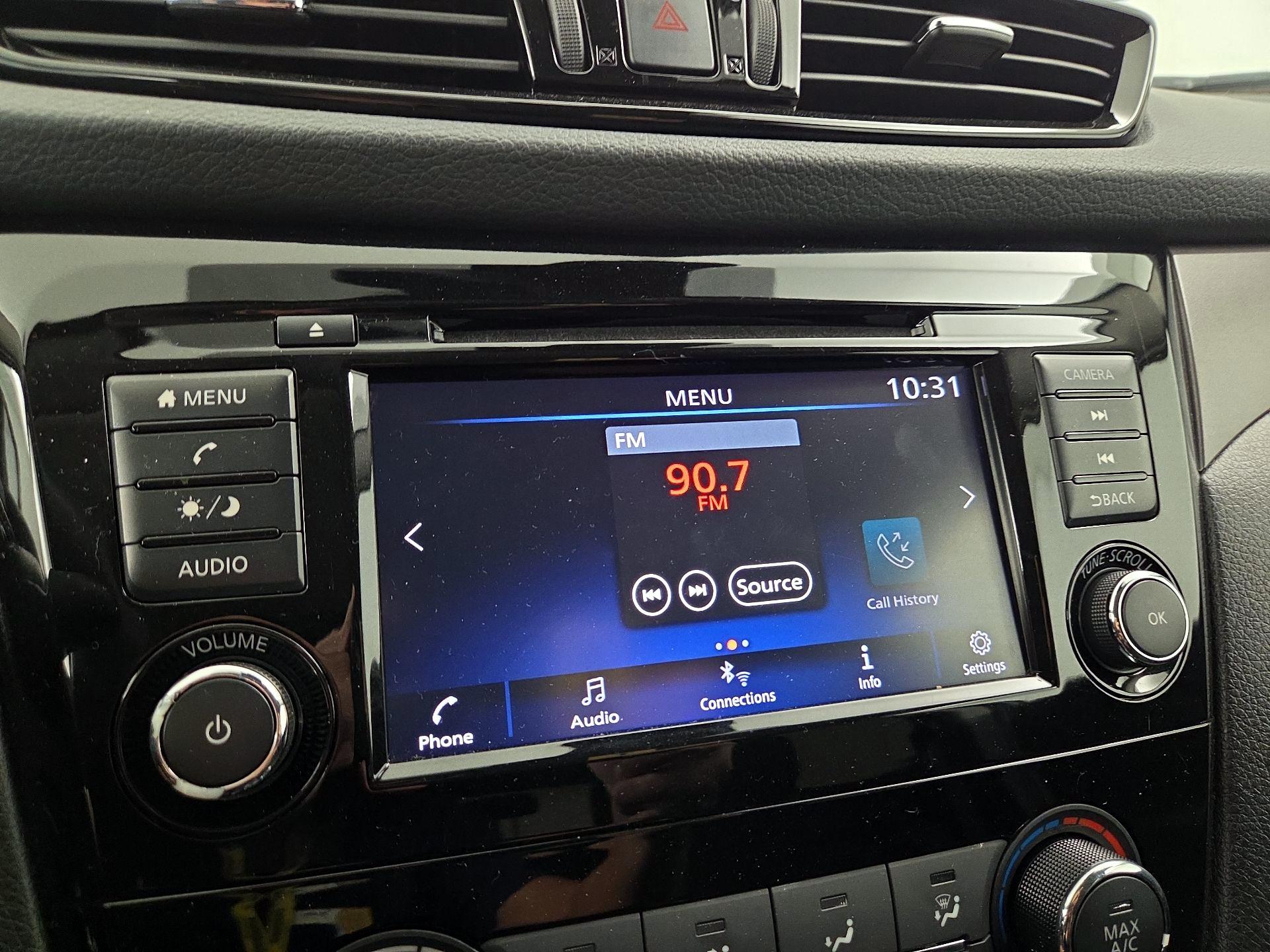 Thumbnail: 2021 Nissan Rogue Sport - 15