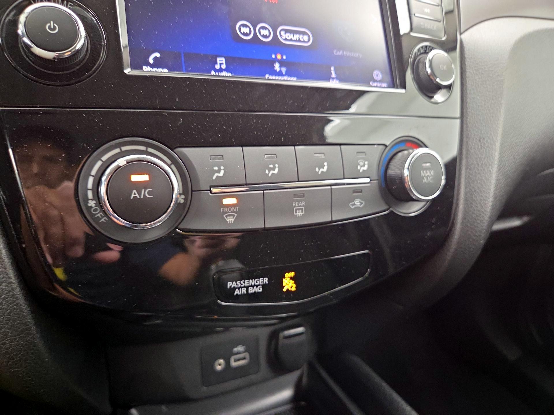 Thumbnail: 2021 Nissan Rogue Sport - 16