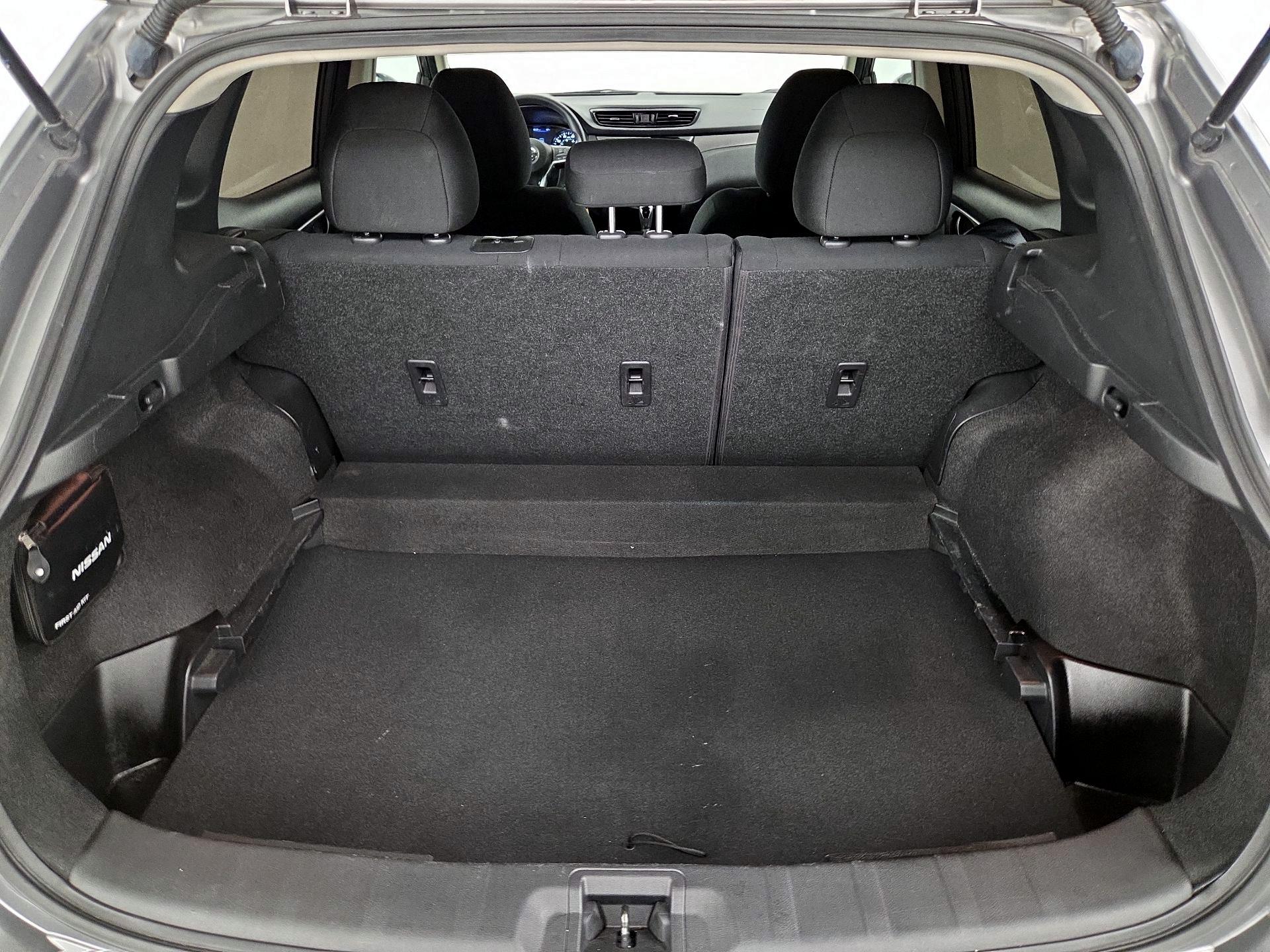 Thumbnail: 2021 Nissan Rogue Sport - 20