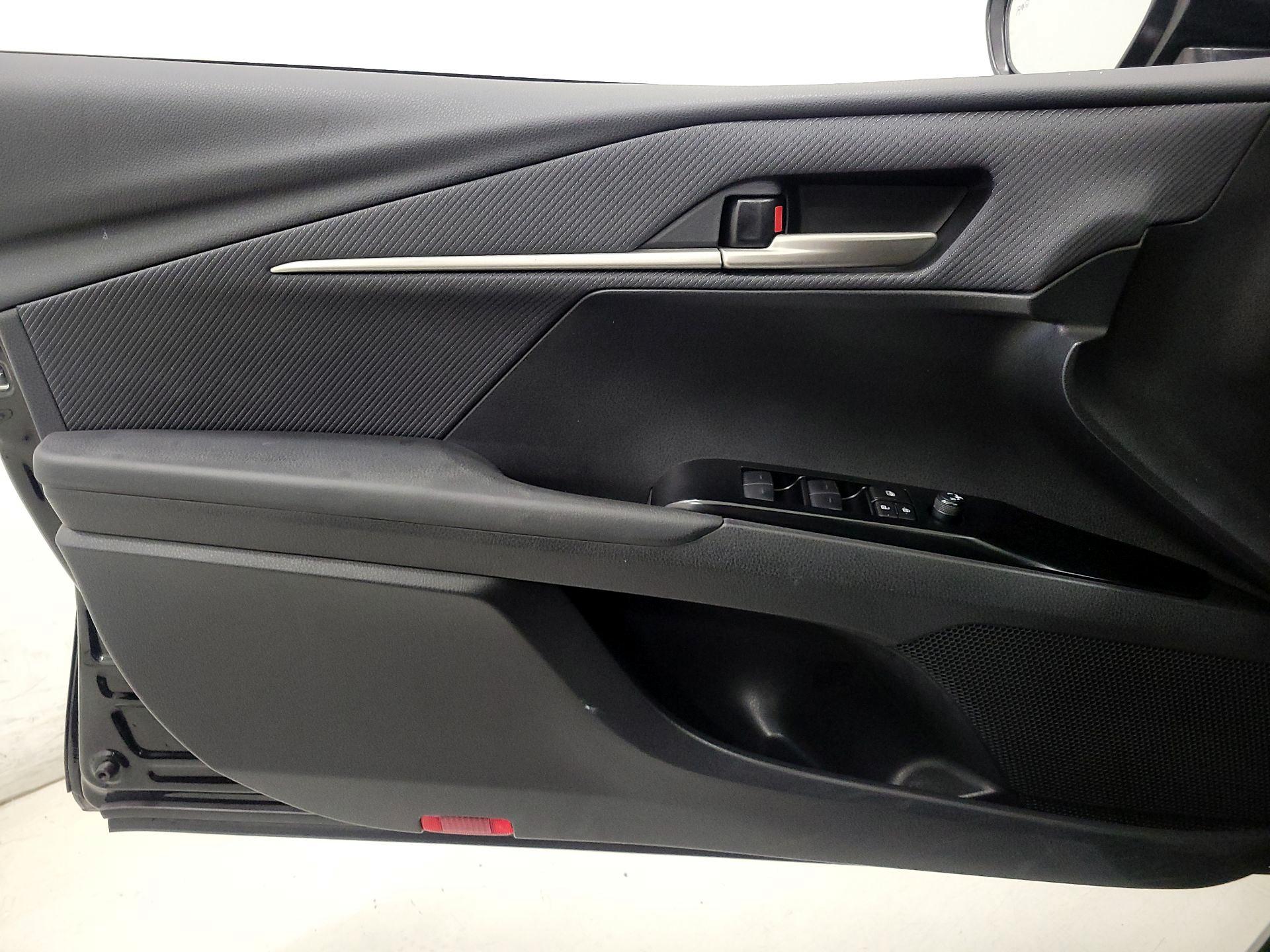 Thumbnail: 2025 Toyota Camry - 12