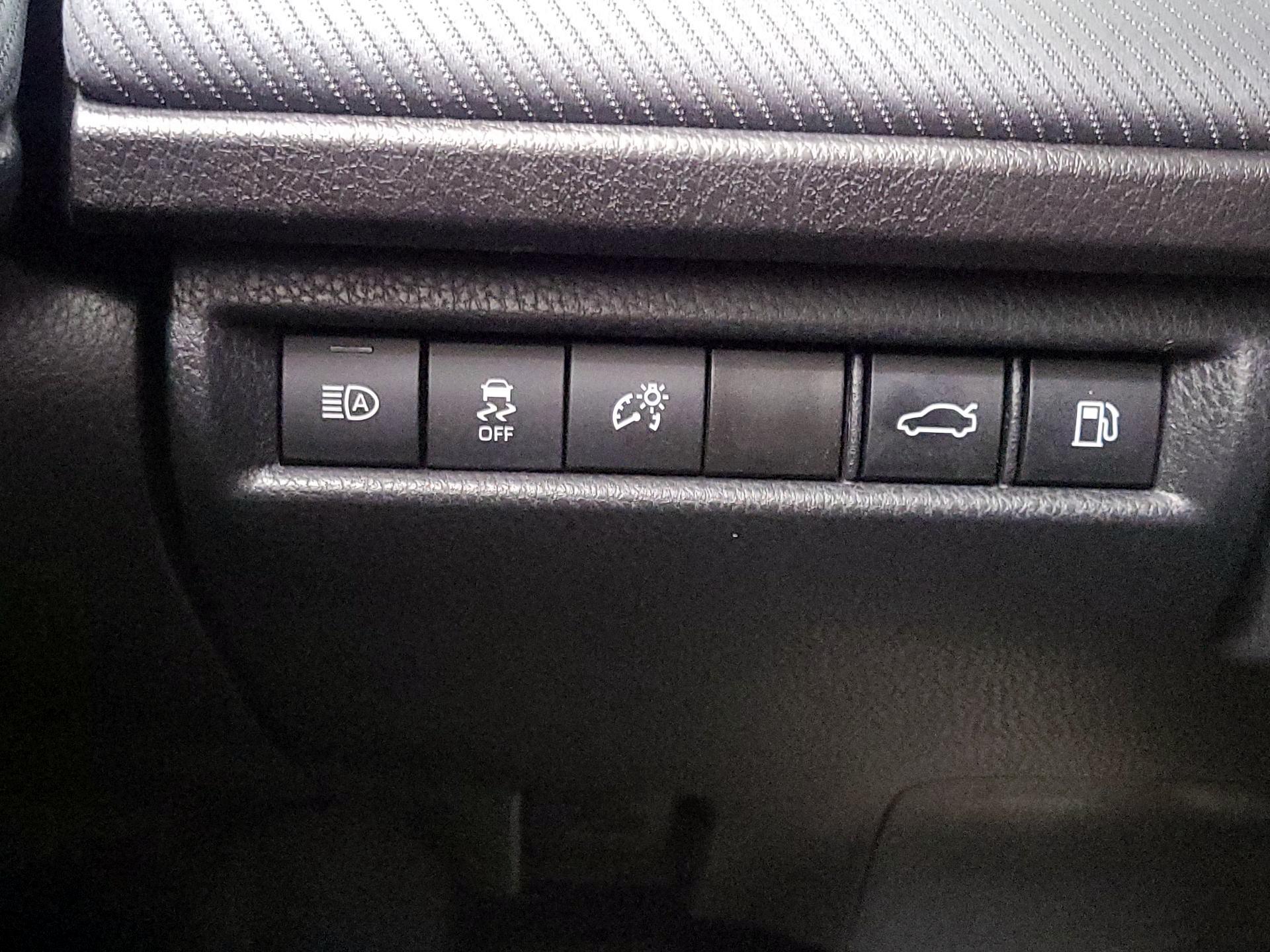 Thumbnail: 2025 Toyota Camry - 13