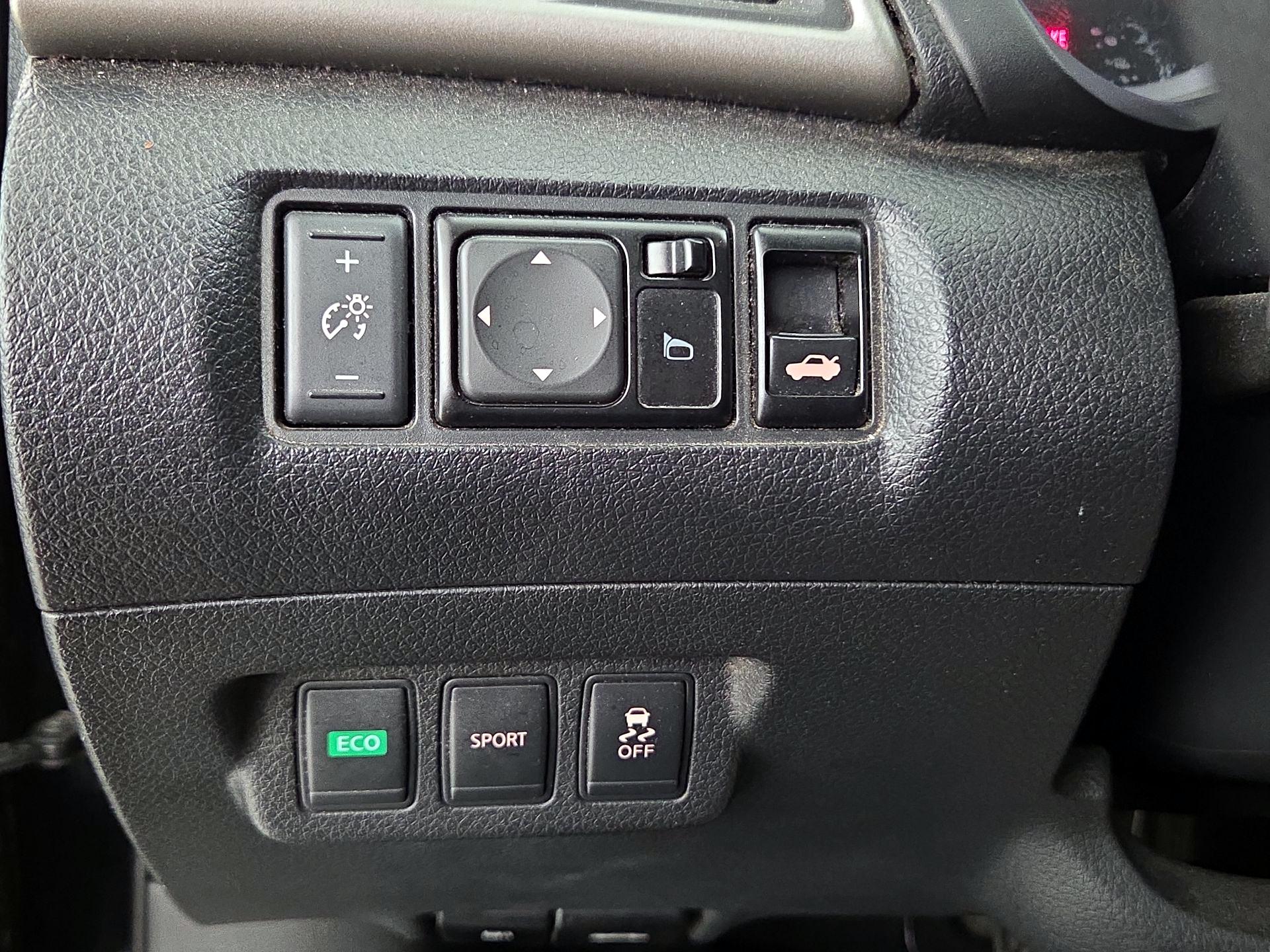 Thumbnail: 2014 Nissan Sentra - 13