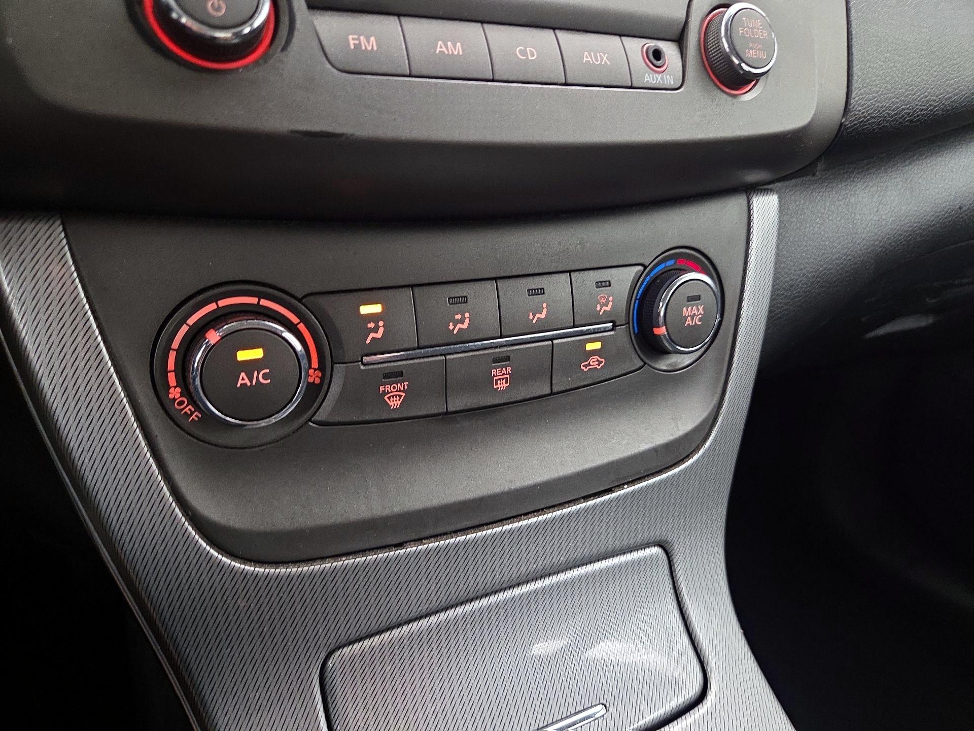 Thumbnail: 2014 Nissan Sentra - 15