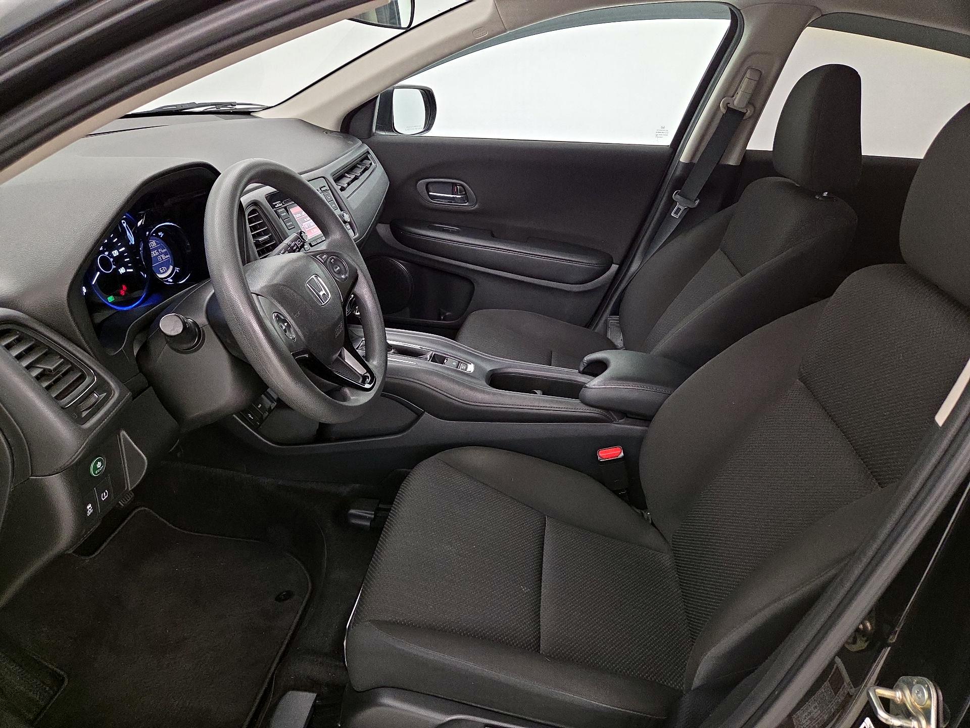 Thumbnail: 2016 Honda HR-V - 11