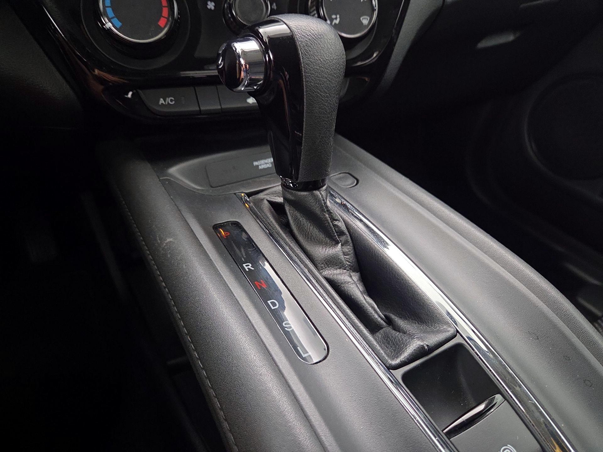 Thumbnail: 2016 Honda HR-V - 17