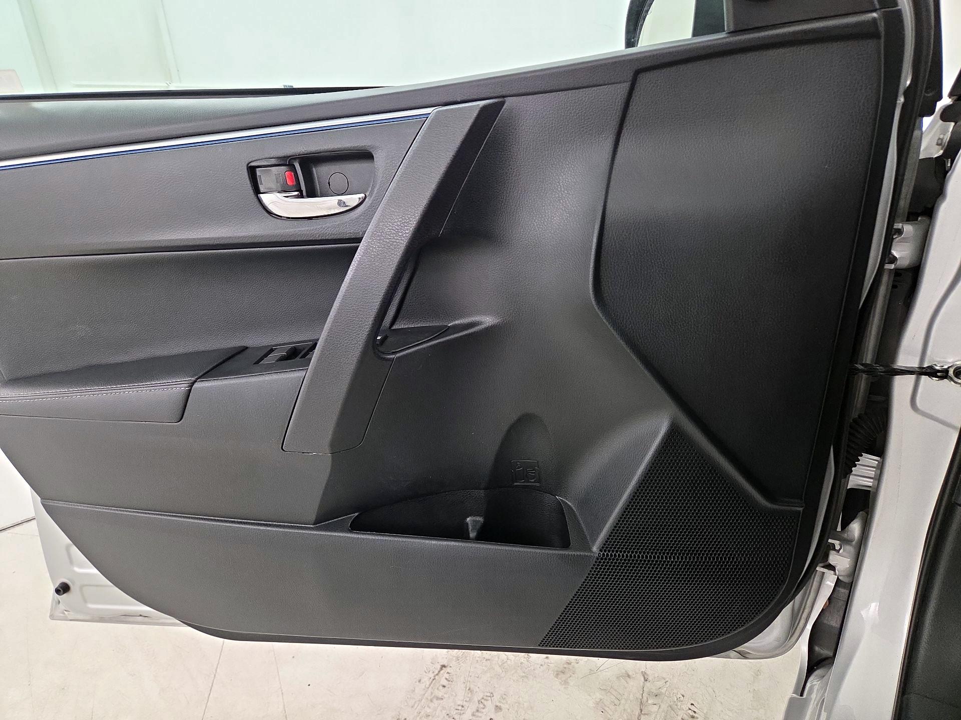 Thumbnail: 2016 Toyota Corolla - 12