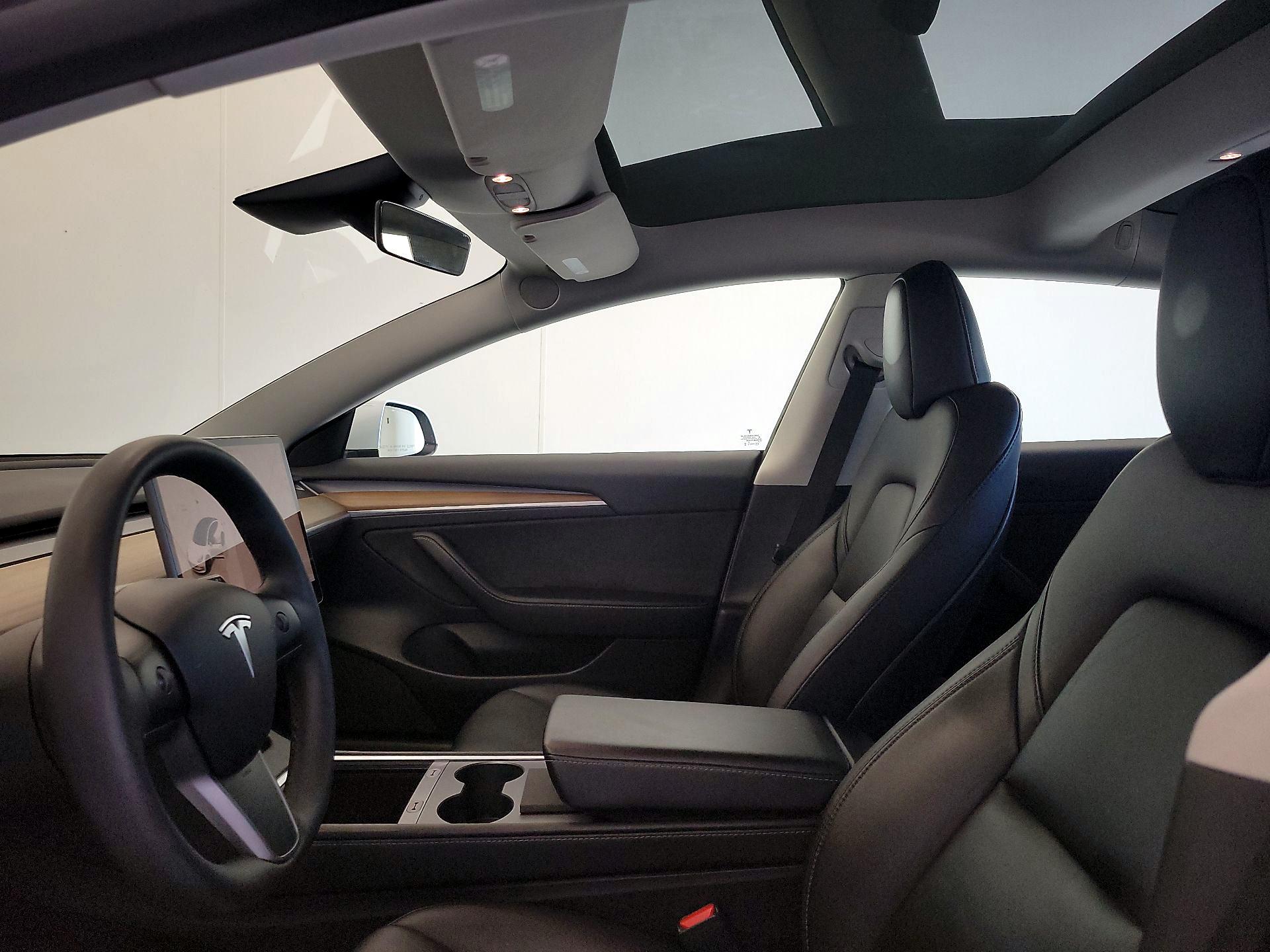 Thumbnail: 2023 Tesla Model 3 - 19