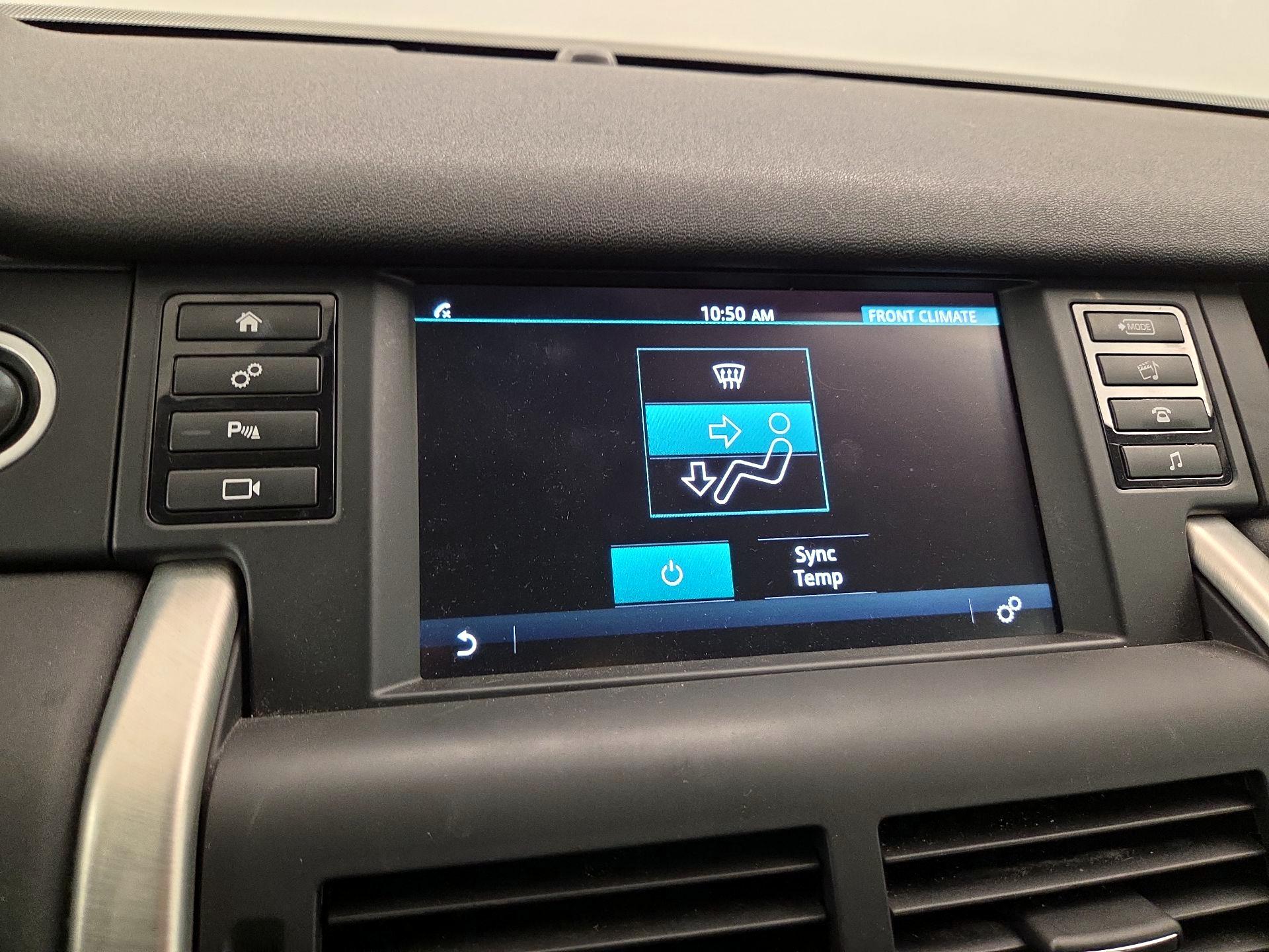 Thumbnail: 2019 Land Rover Discovery Sport - 16