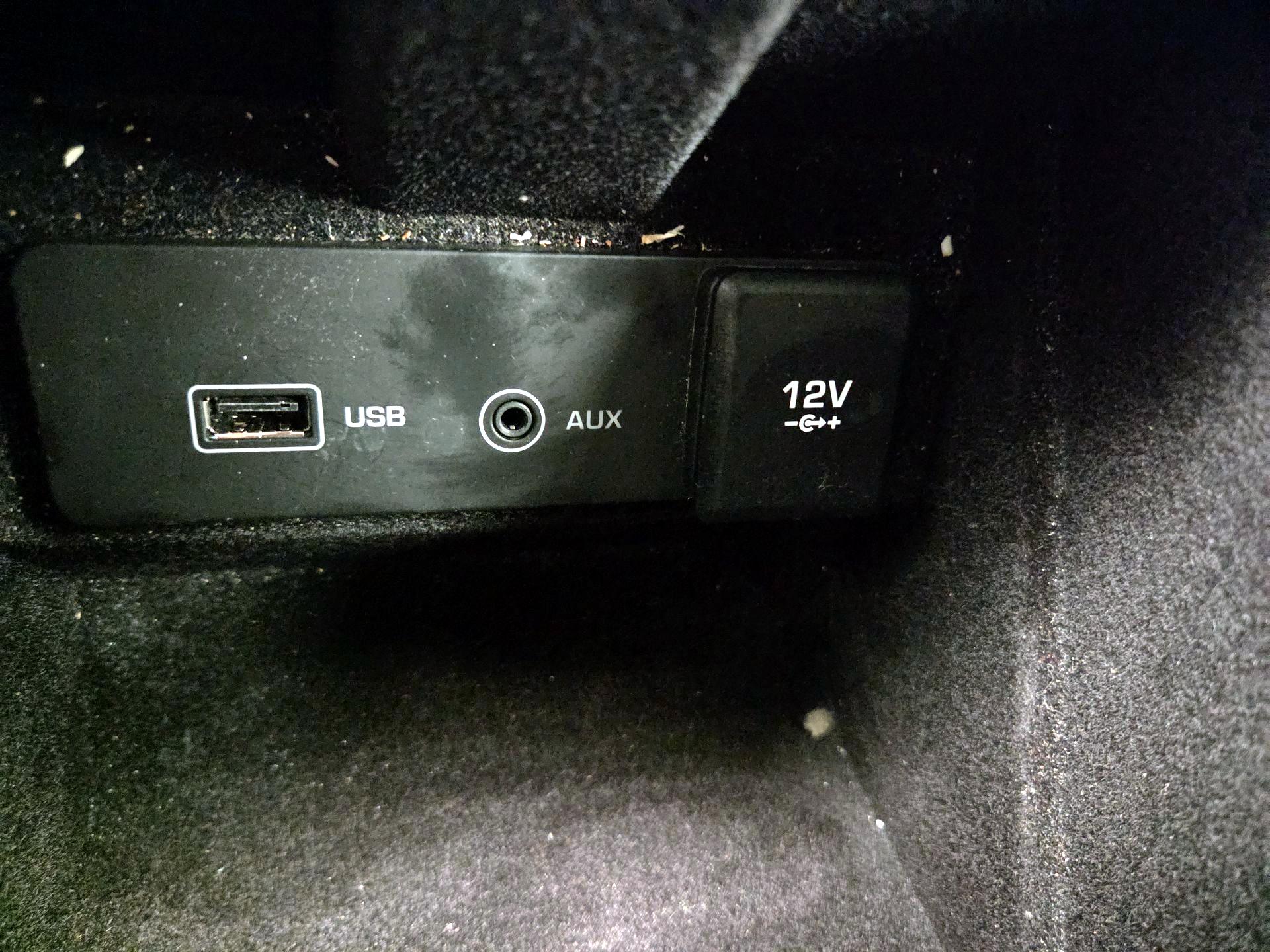 Thumbnail: 2019 Land Rover Discovery Sport - 18