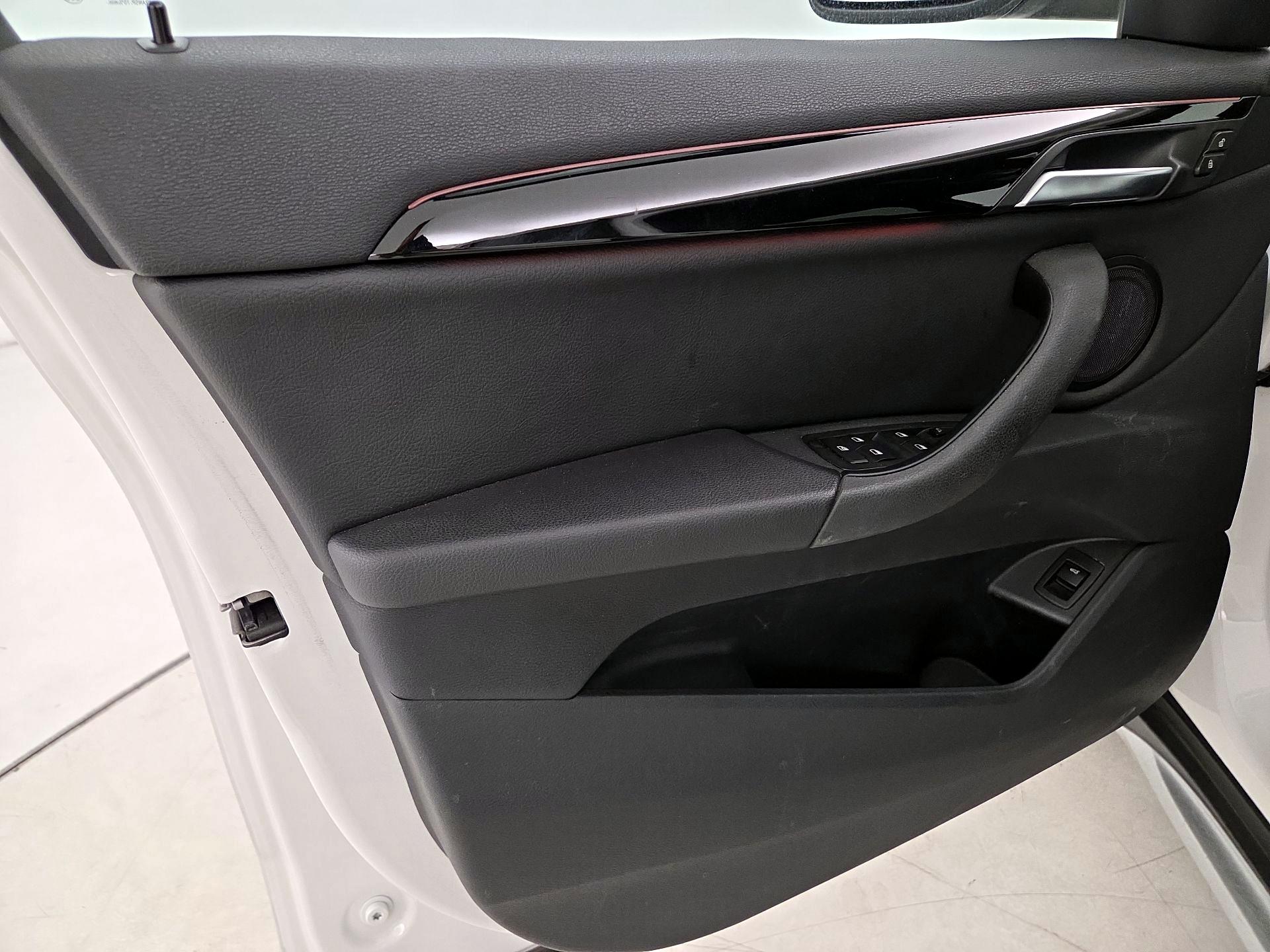 Thumbnail: 2019 BMW X1 - 12