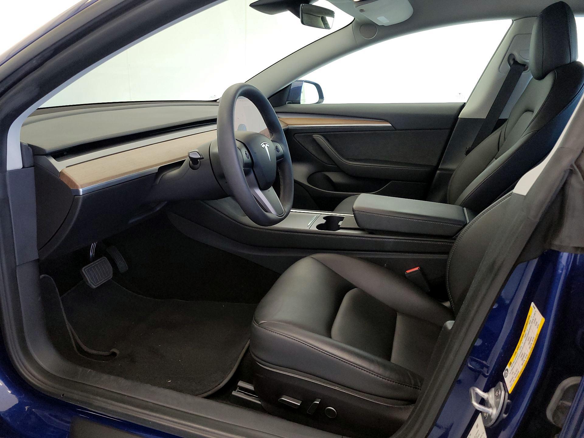 Thumbnail: 2023 Tesla Model 3 - 11