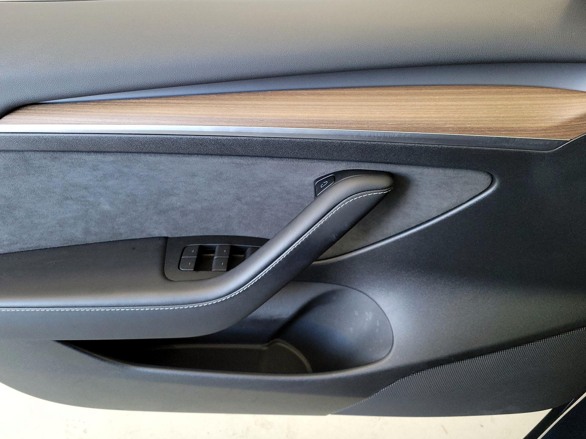 Thumbnail: 2023 Tesla Model 3 - 12