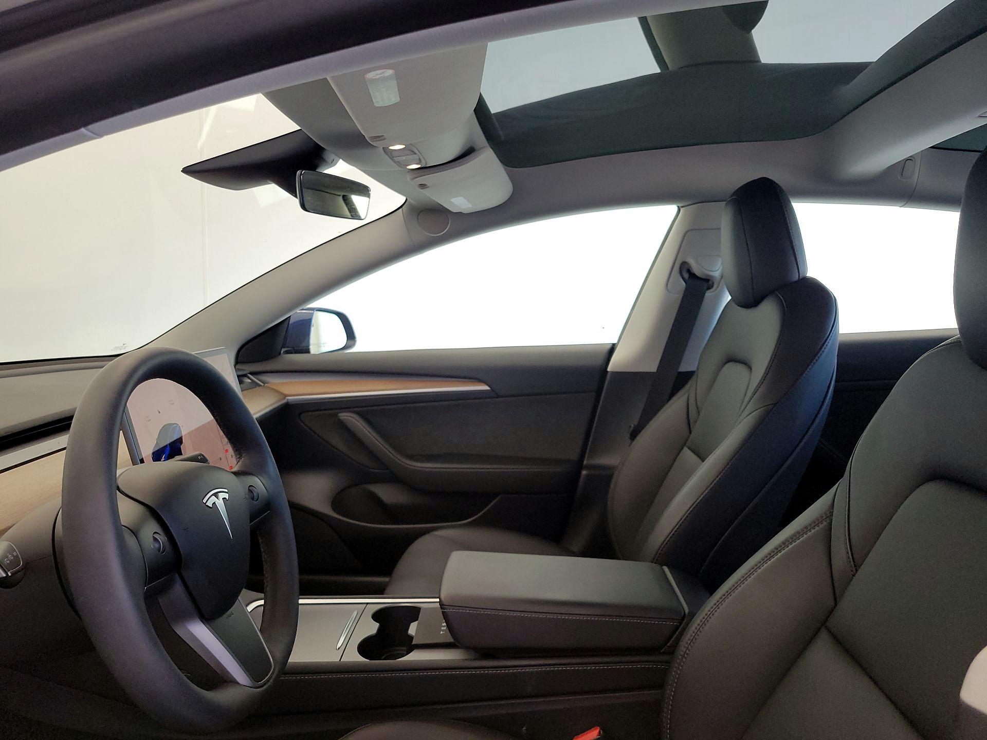 Thumbnail: 2023 Tesla Model 3 - 19