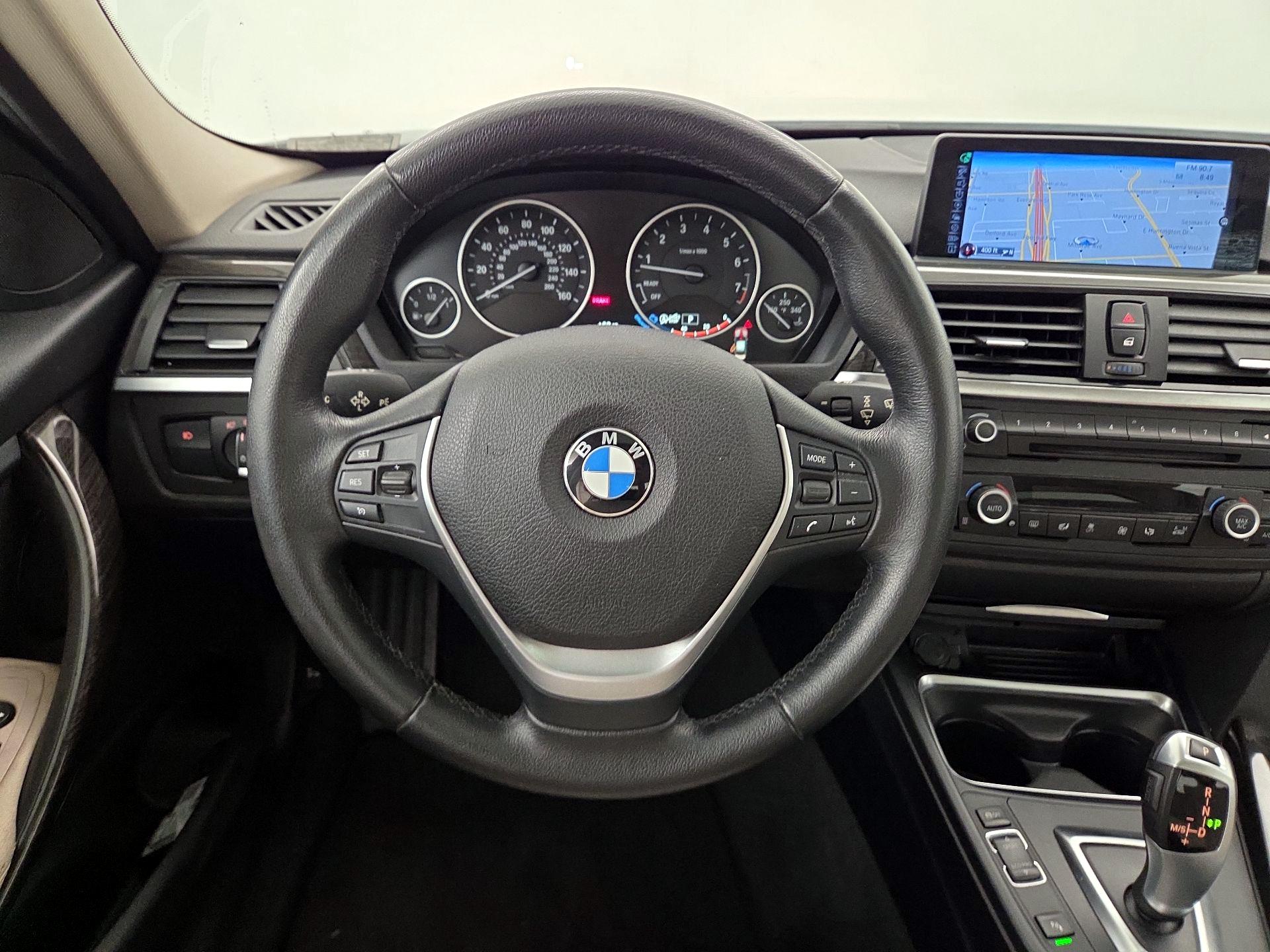 Thumbnail: 2015 BMW 3 Series - 10