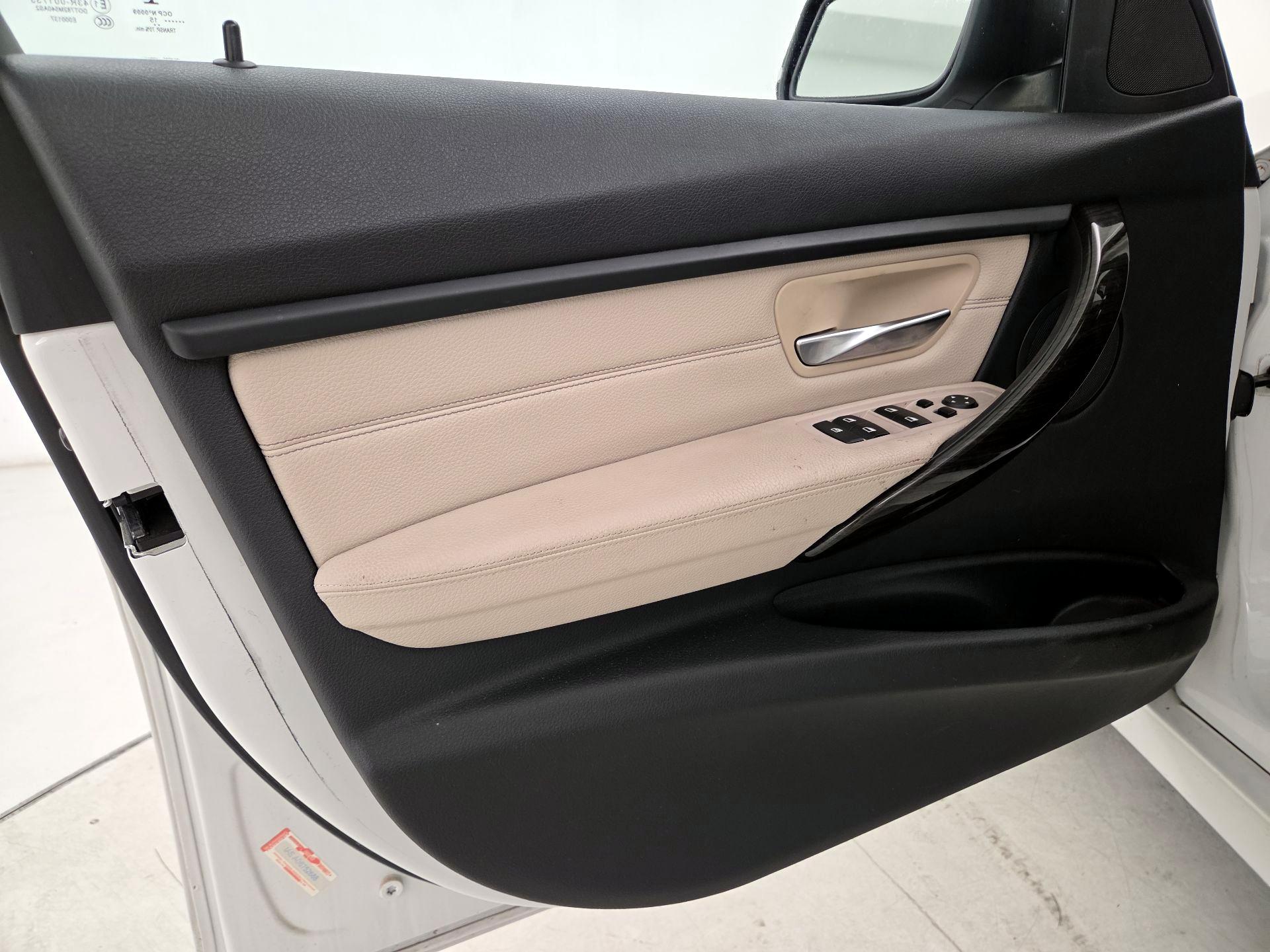 Thumbnail: 2015 BMW 3 Series - 12