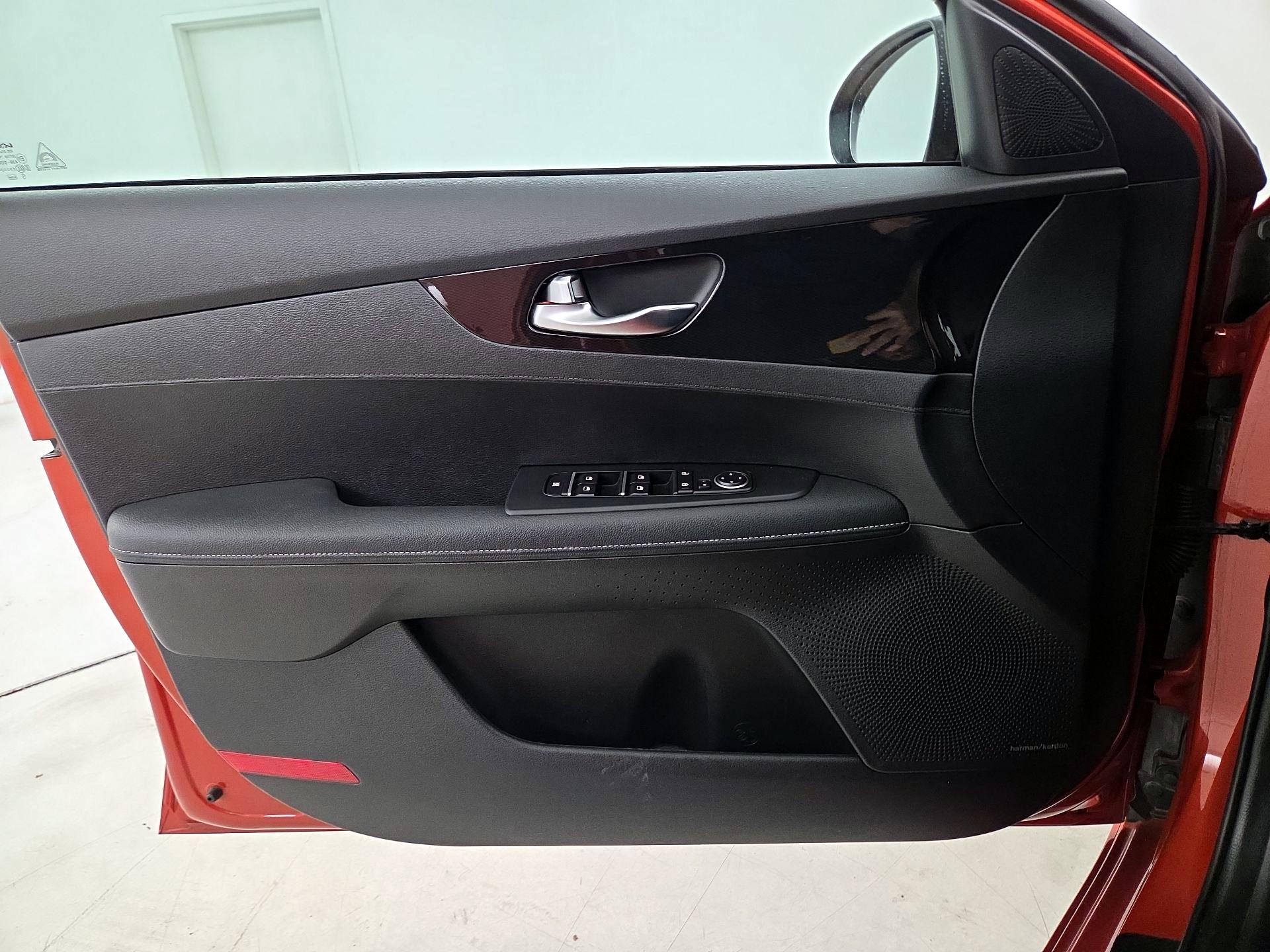 Thumbnail: 2023 Kia Forte - 12