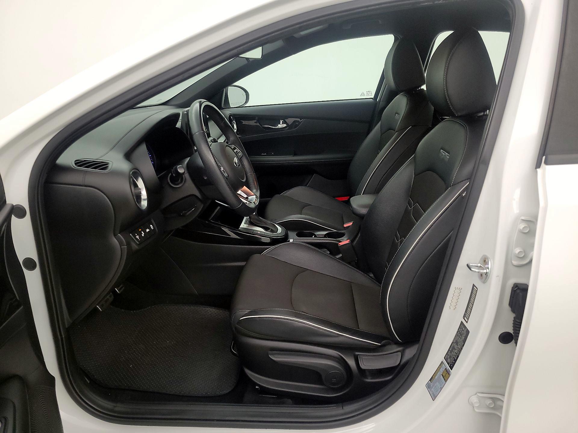 Thumbnail: 2020 Kia Forte - 11