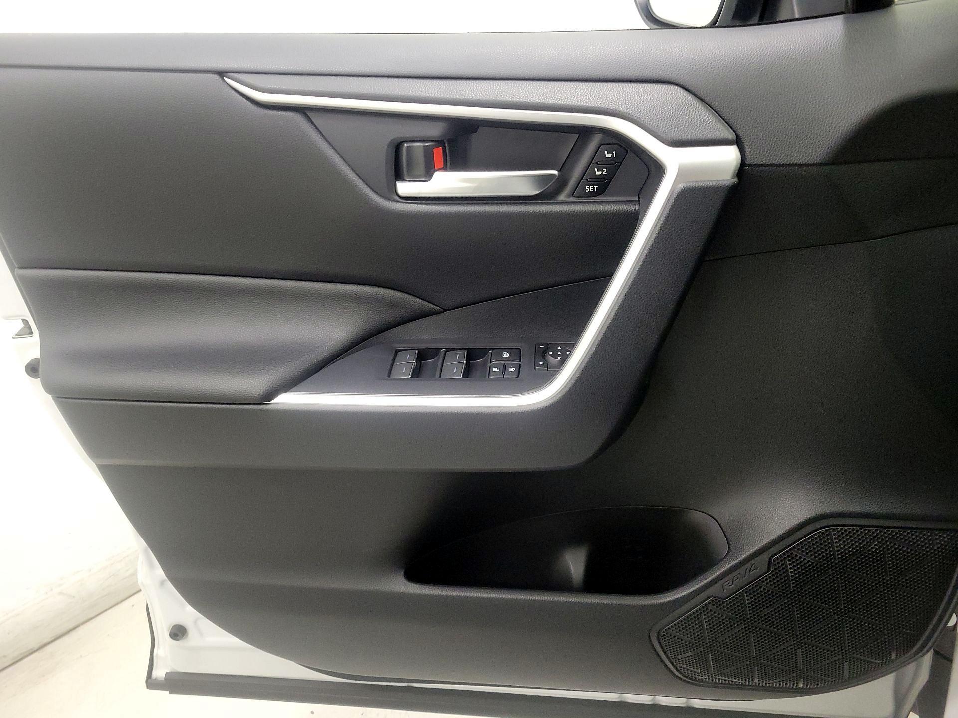 Thumbnail: 2024 Toyota RAV4 - 12