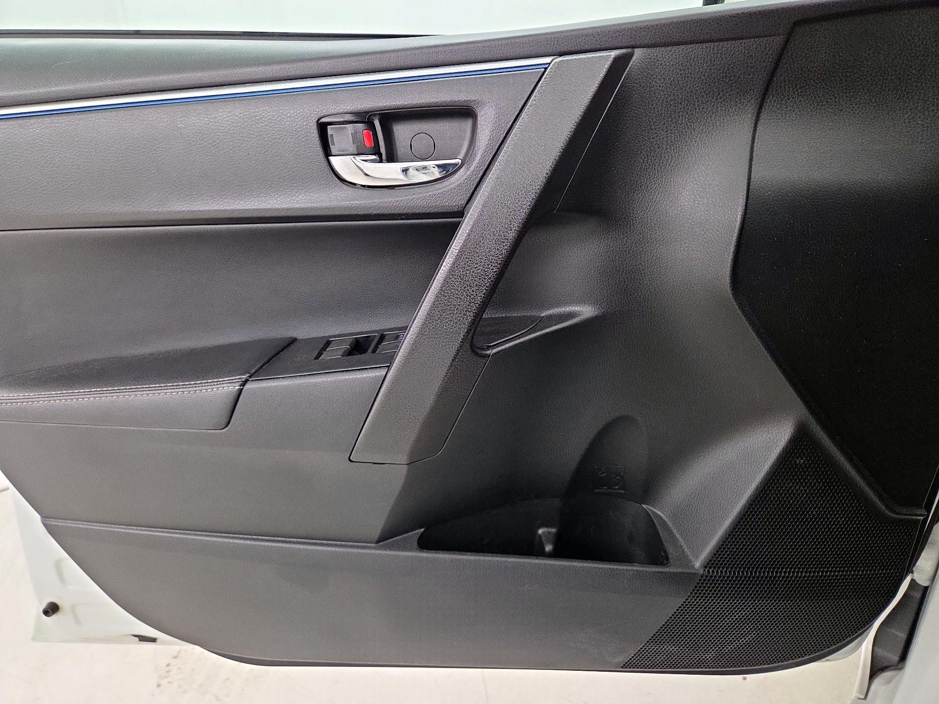 Thumbnail: 2016 Toyota Corolla - 12