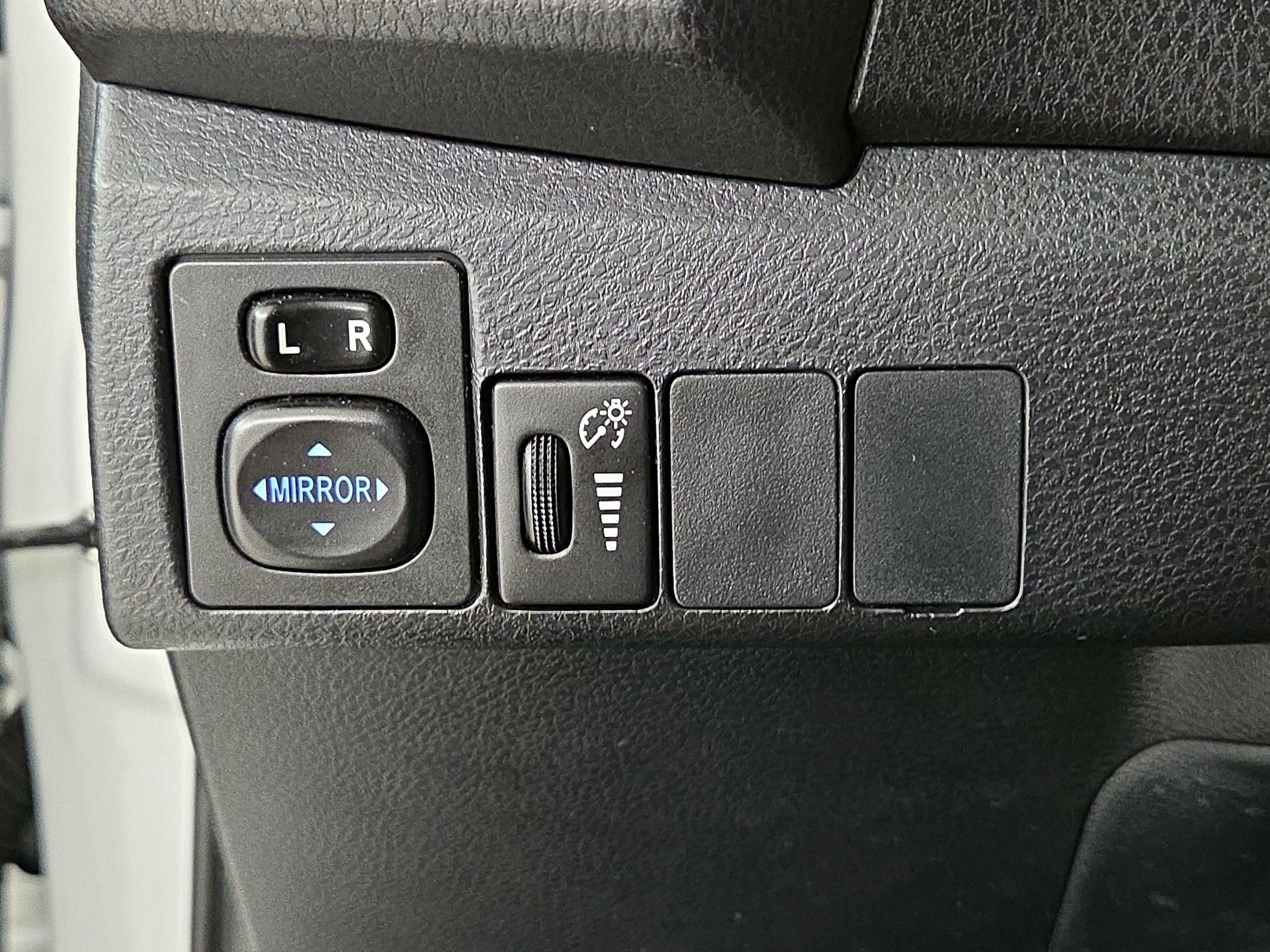 Thumbnail: 2016 Toyota Corolla - 13