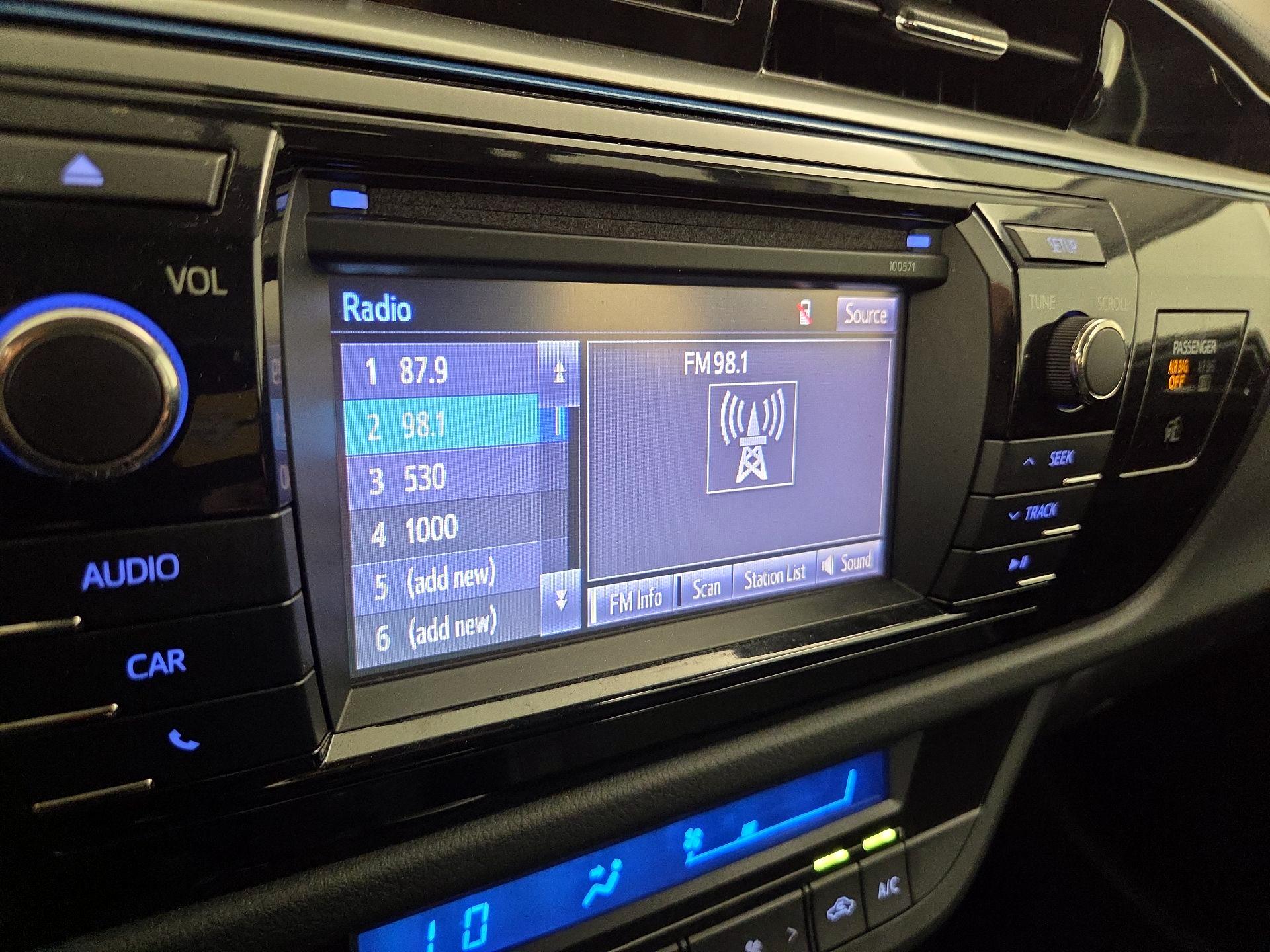 Thumbnail: 2016 Toyota Corolla - 15