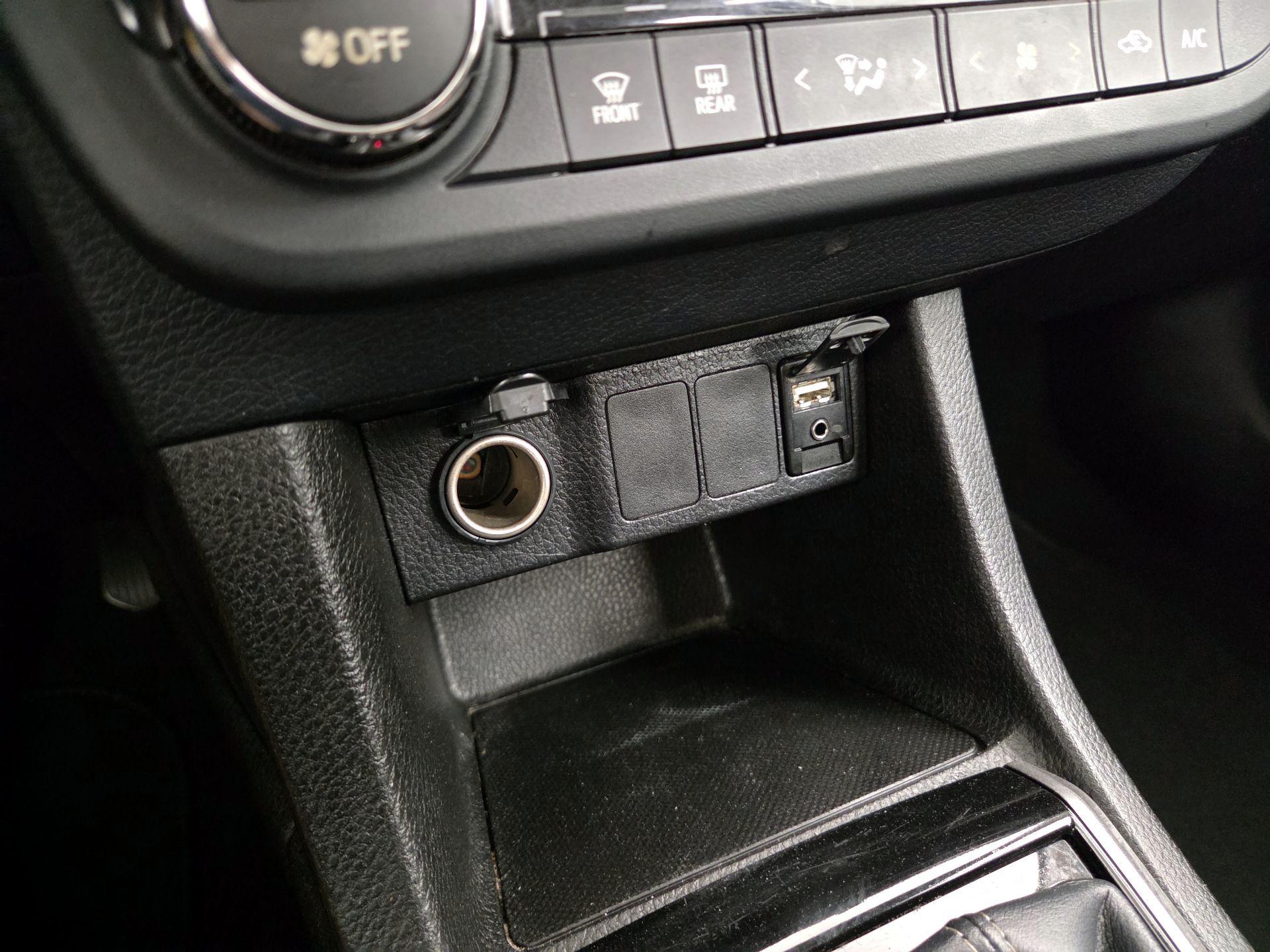 Thumbnail: 2016 Toyota Corolla - 18