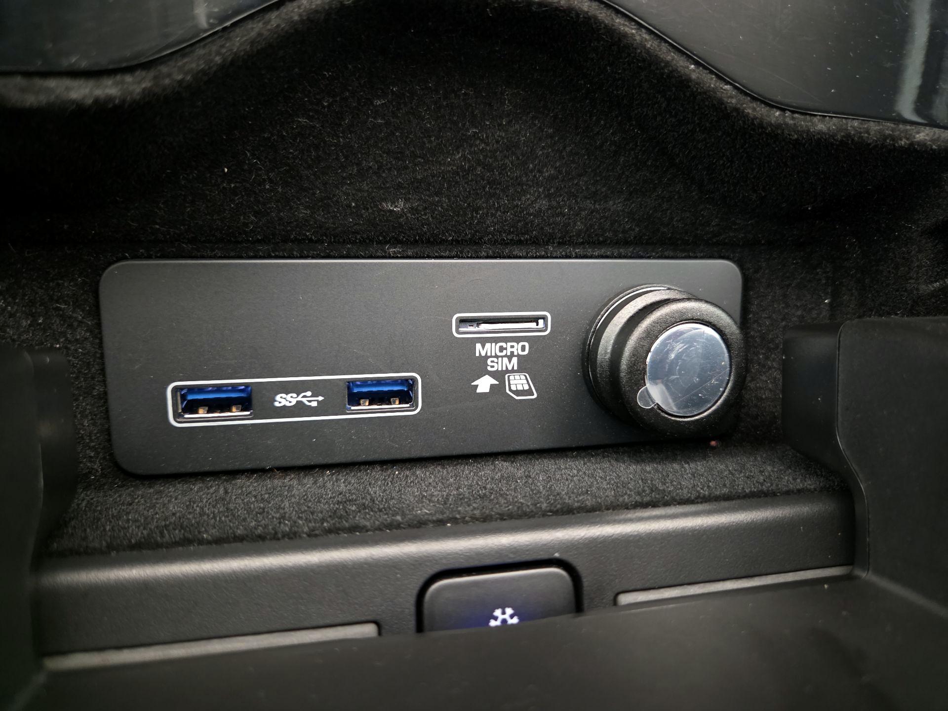 Thumbnail: 2021 Land Rover Range Rover - 19