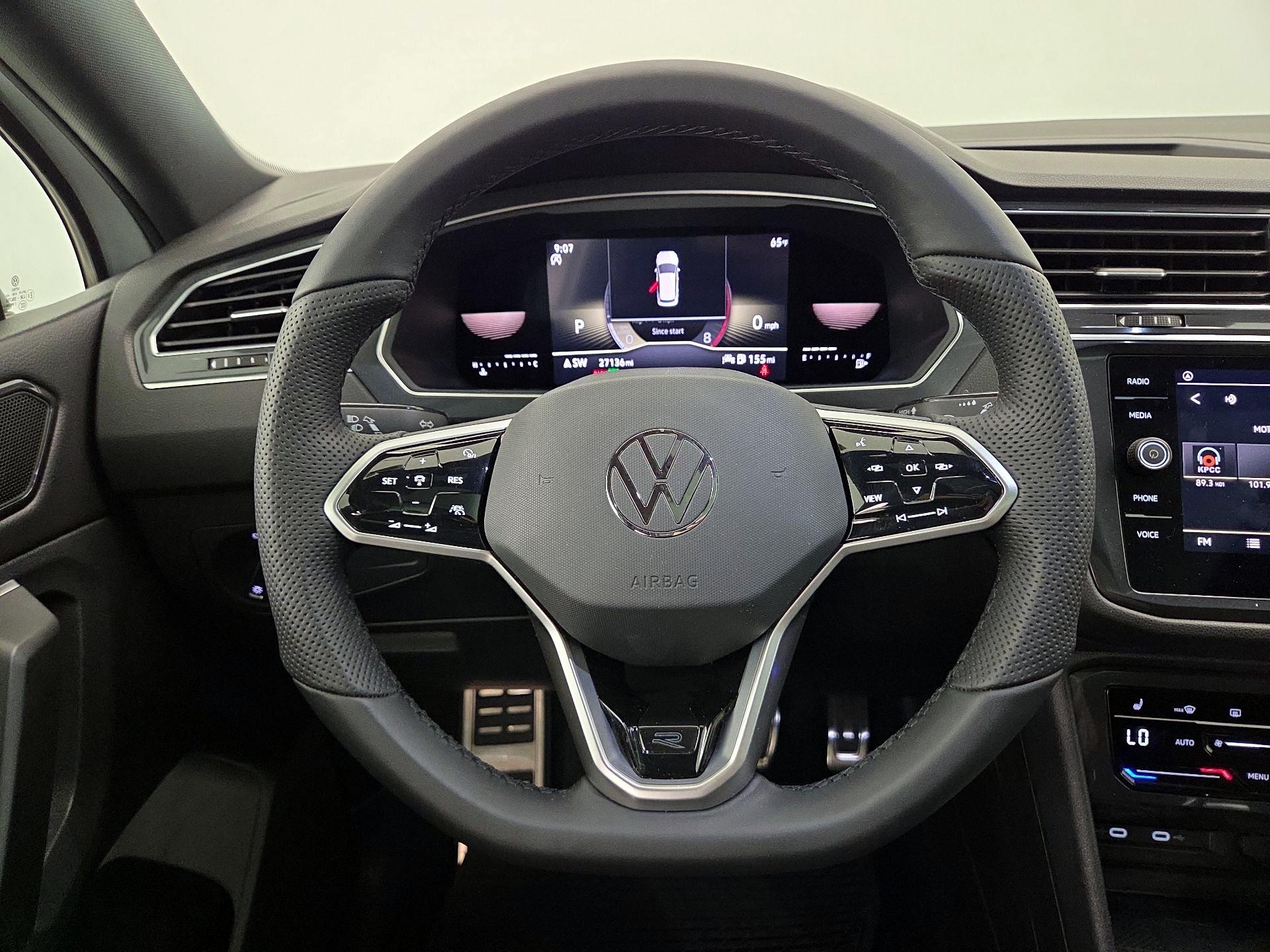 Thumbnail: 2023 Volkswagen Tiguan - 10