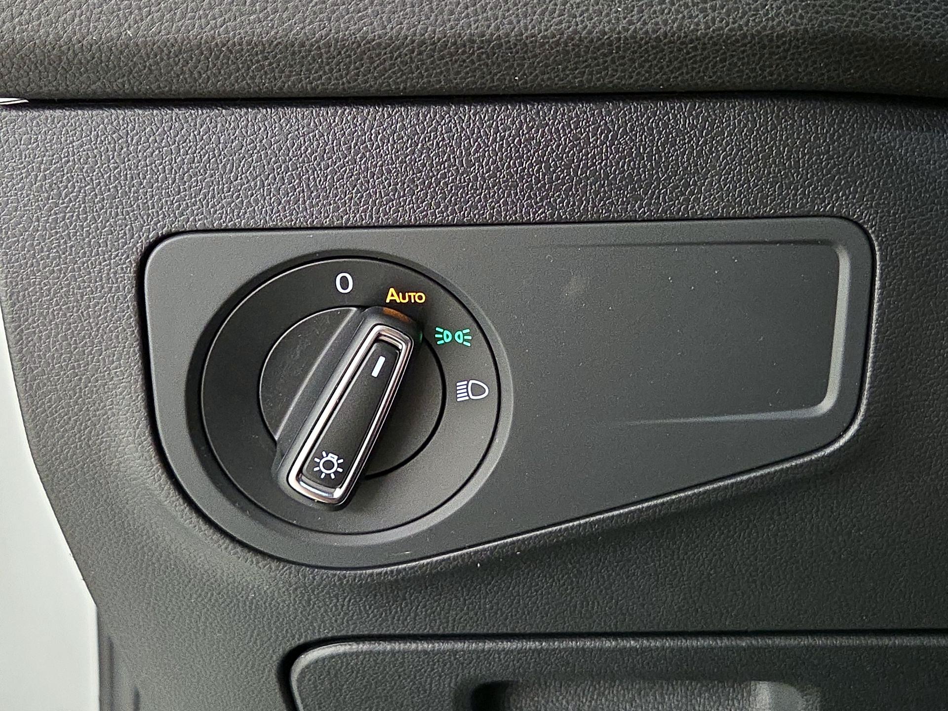 Thumbnail: 2023 Volkswagen Tiguan - 13