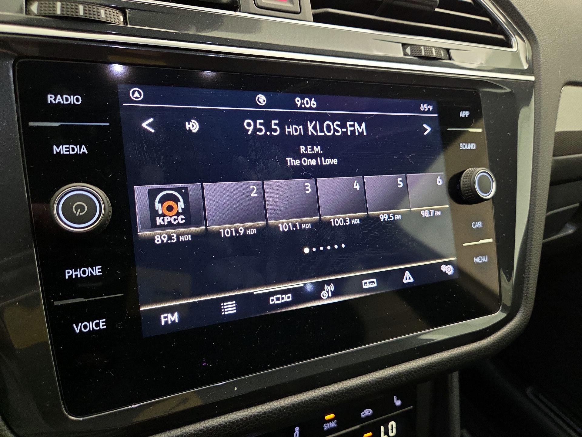 Thumbnail: 2023 Volkswagen Tiguan - 15